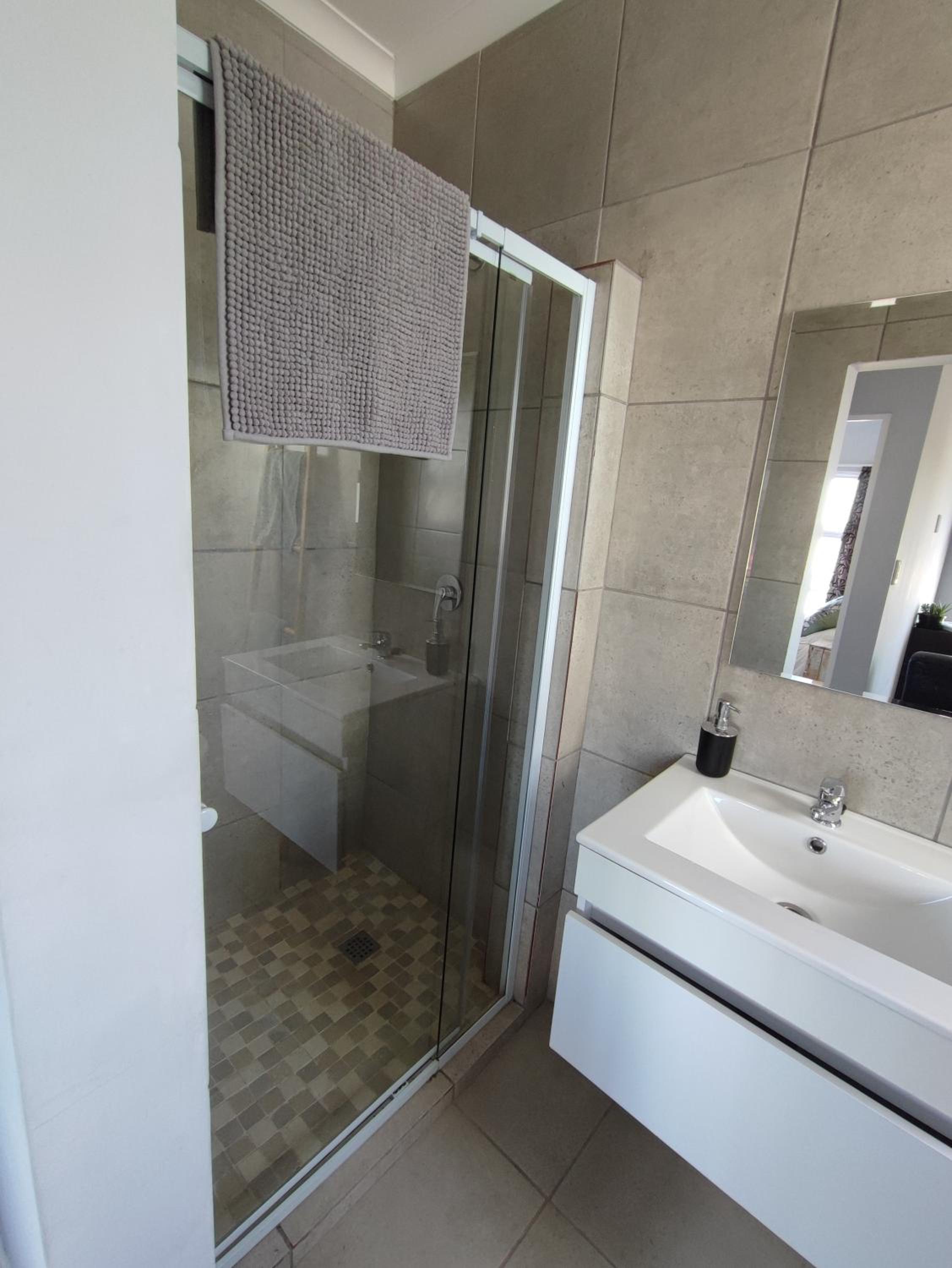 Two-Bedroom Apartment - Photo 15