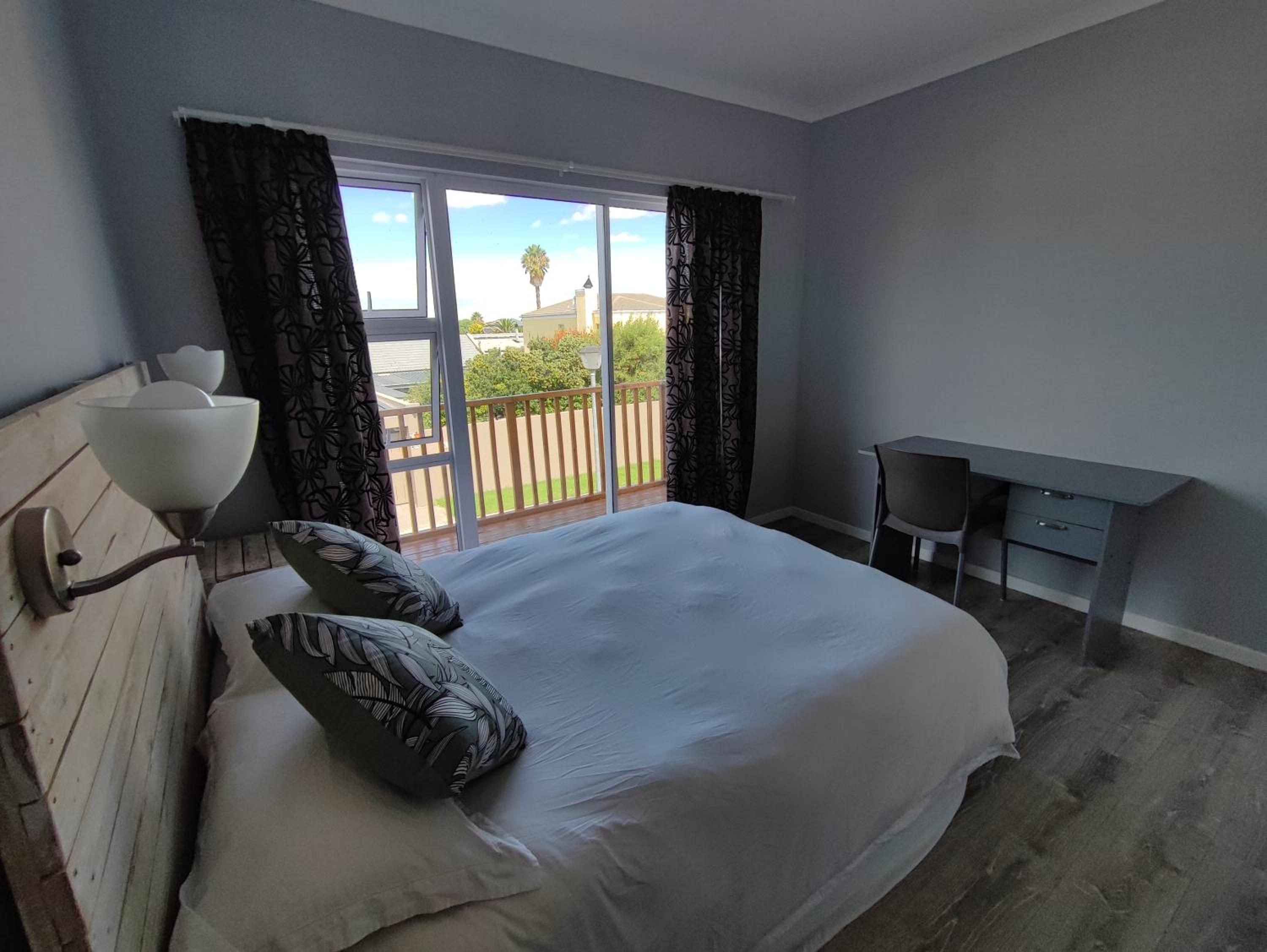 Two-Bedroom Apartment - Photo 7