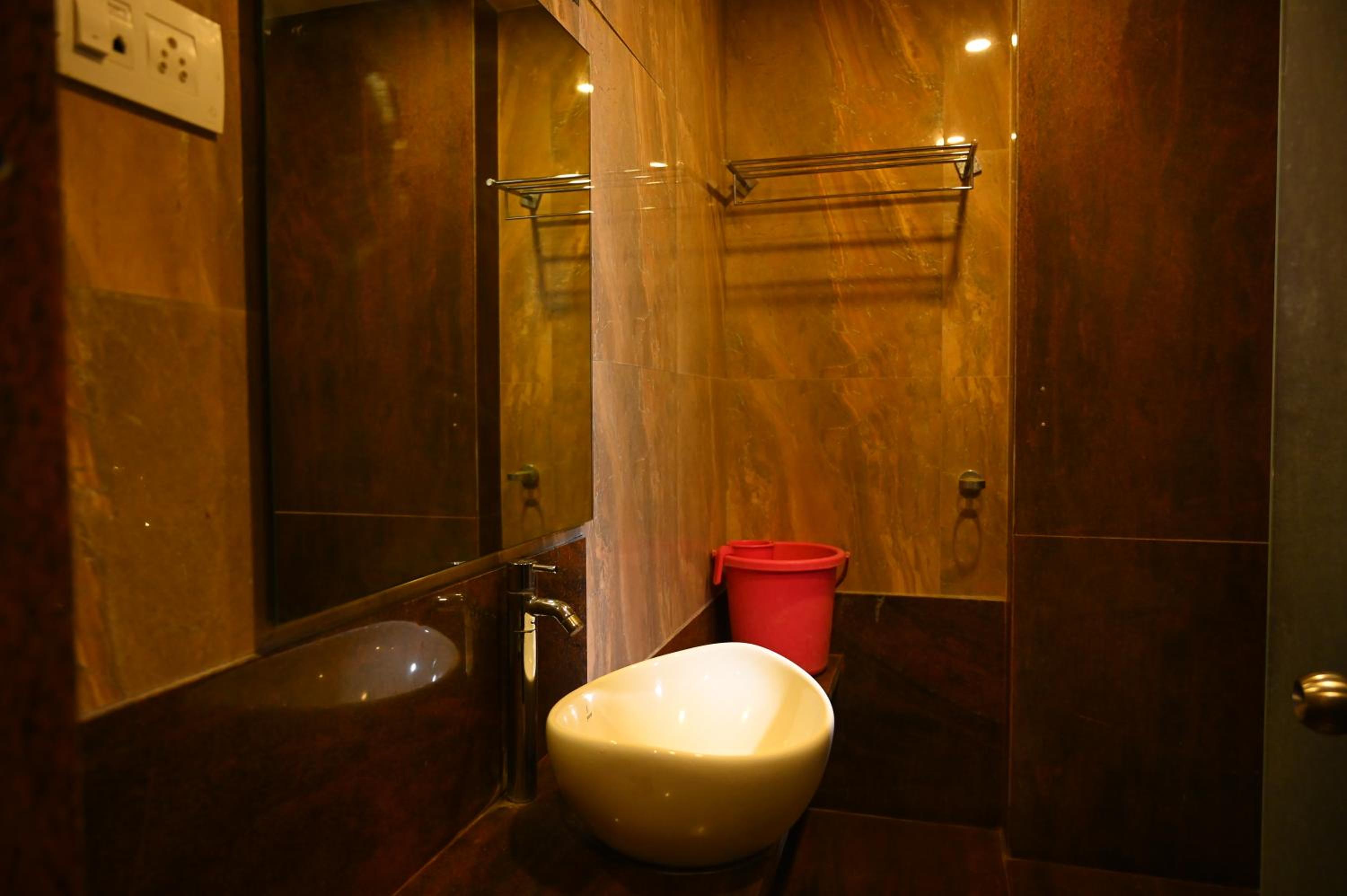 Deluxe Room - Photo 4
