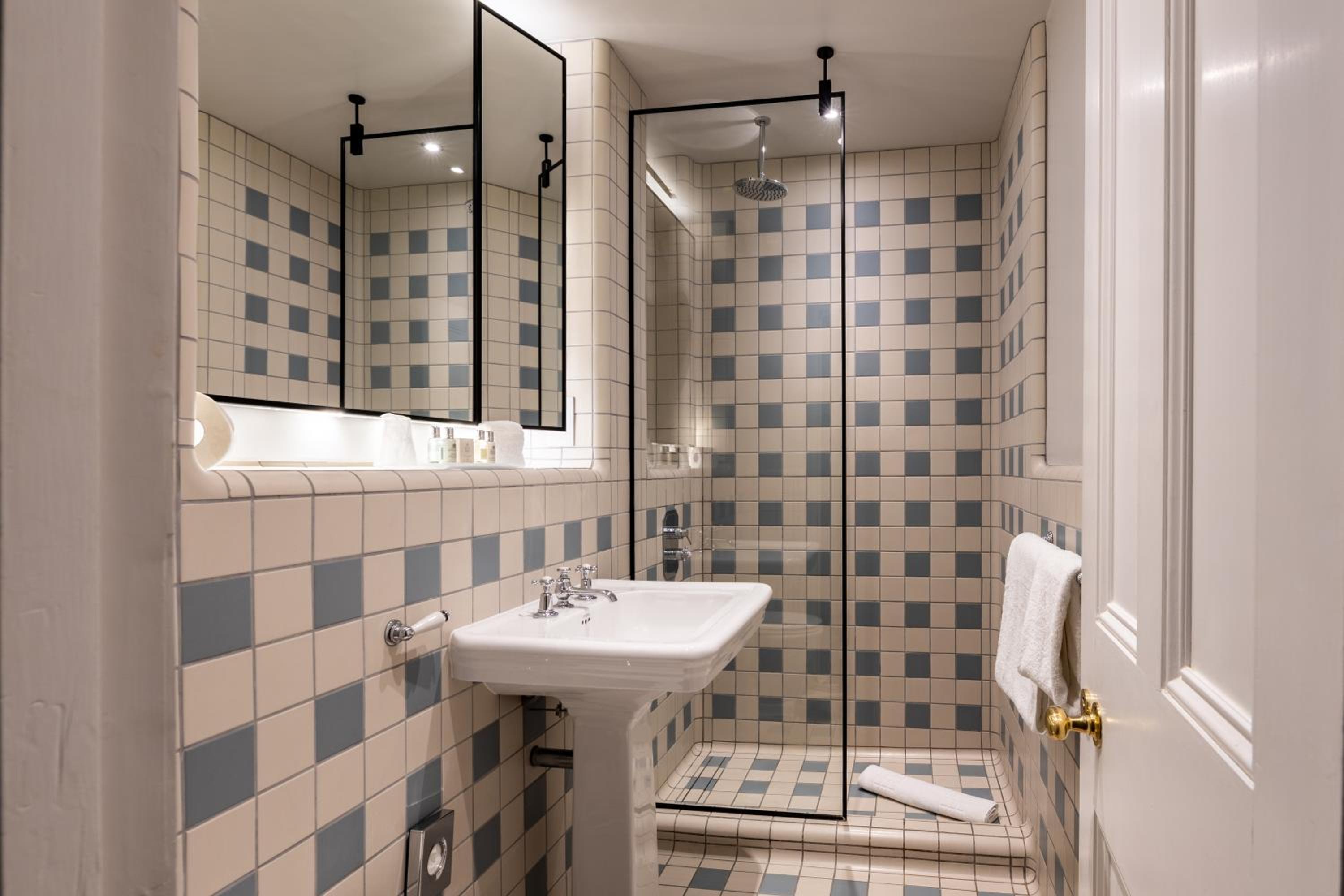 Virginia Woolf Signature Suite photo 2