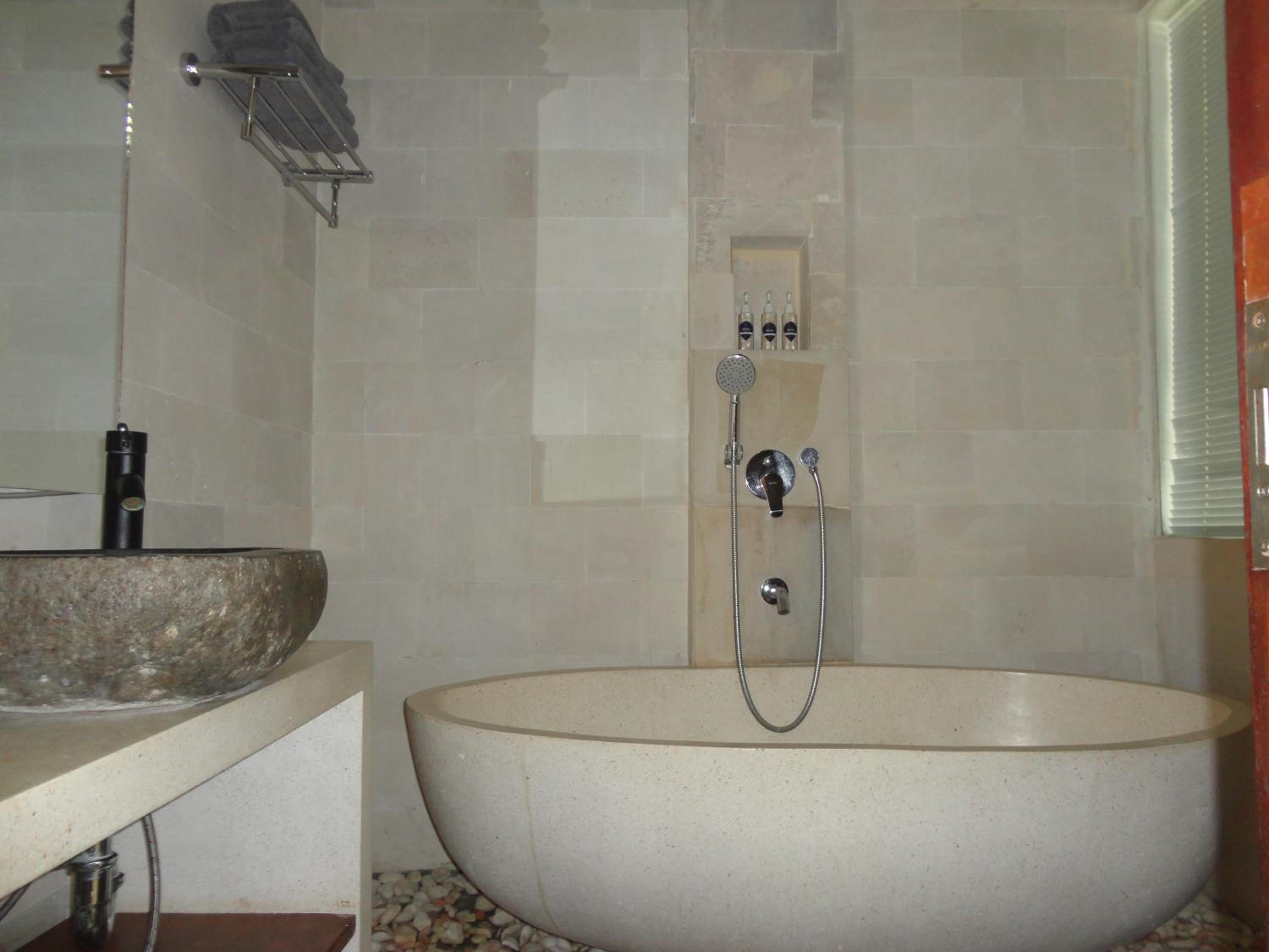 Junior Suite with Plunge Pool - Water Sport Activities Included - Photo 5