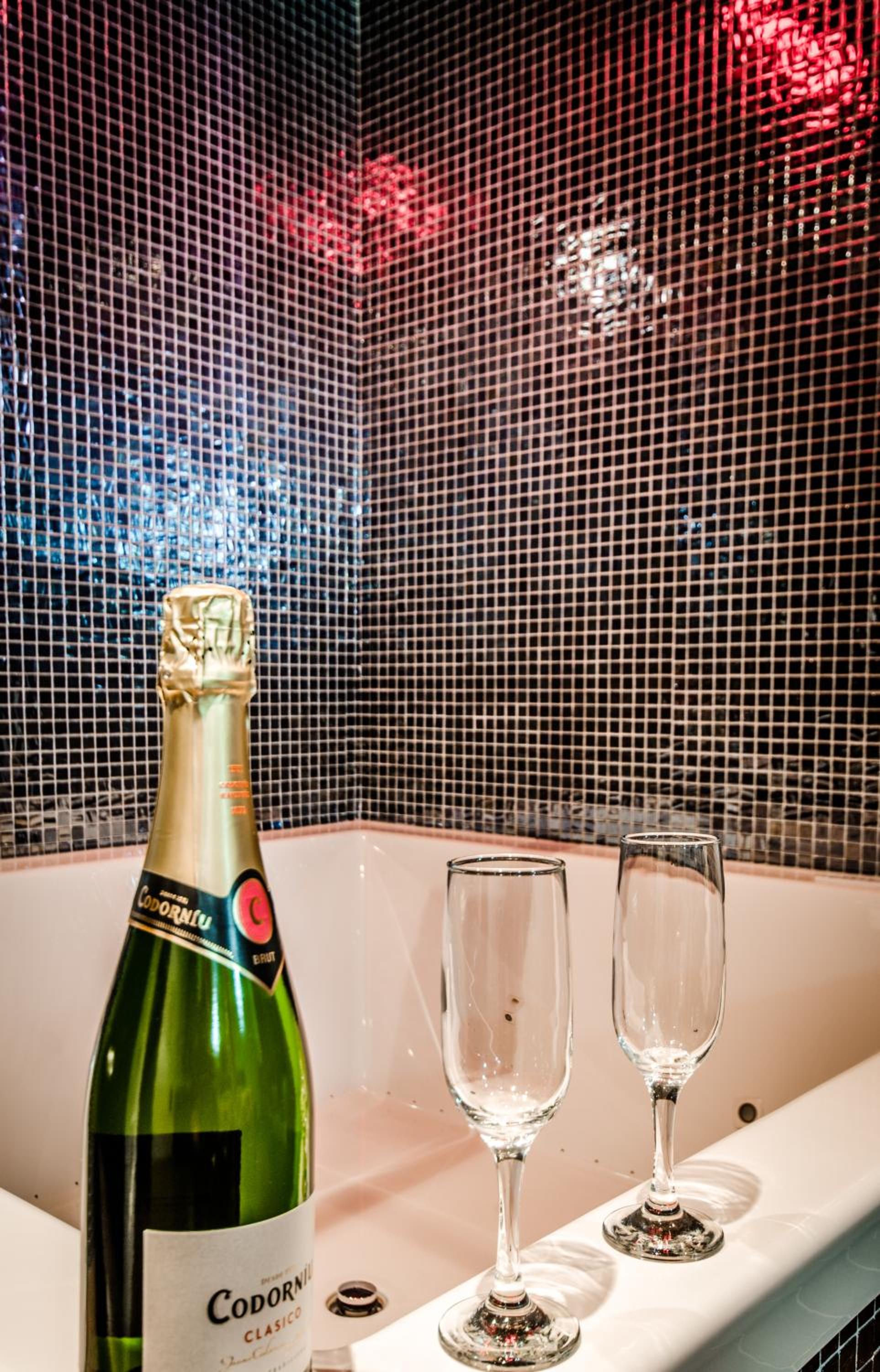 Deluxe Queen Room with Spa Bath-Smoking photo 3