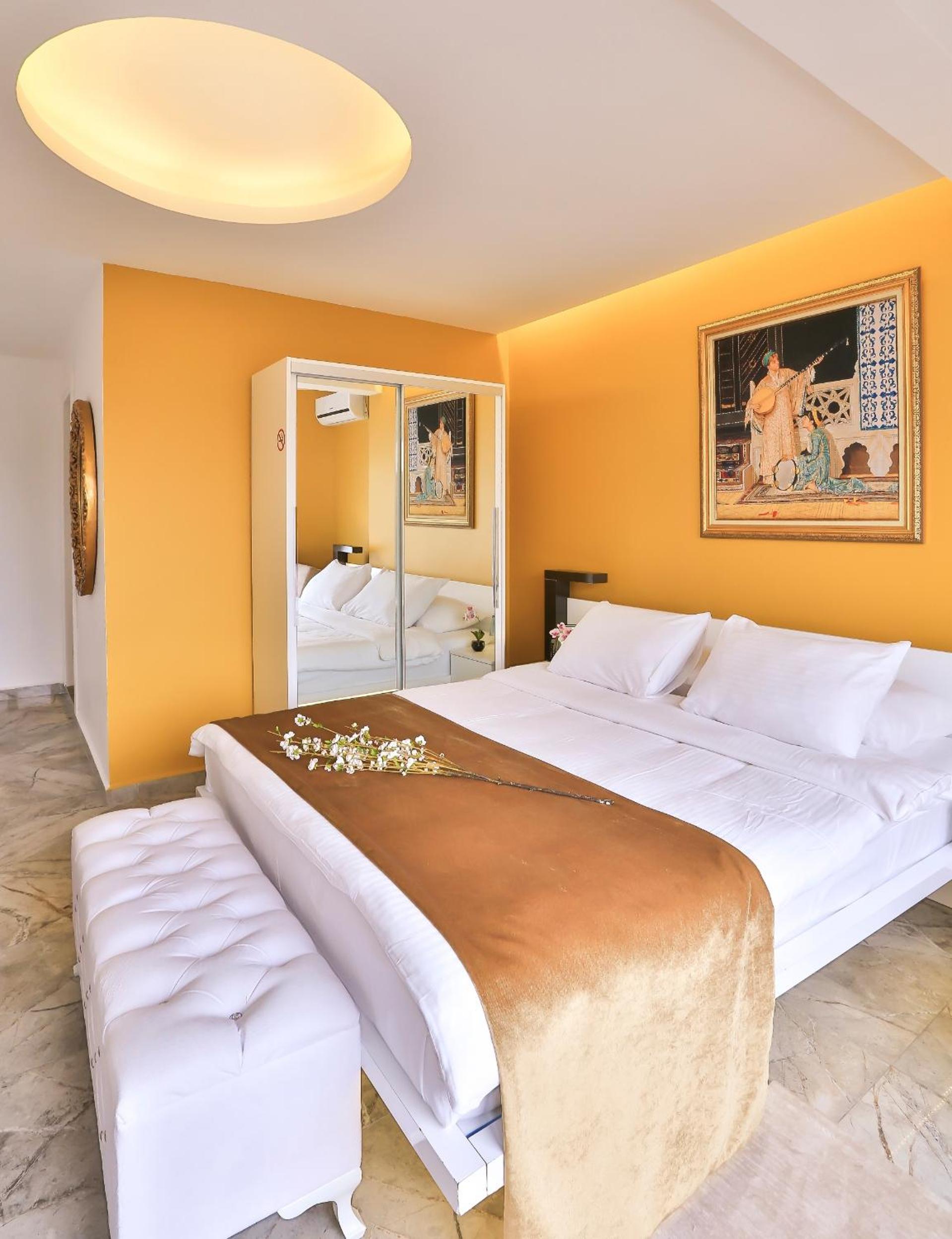 Royal Suite photo 2