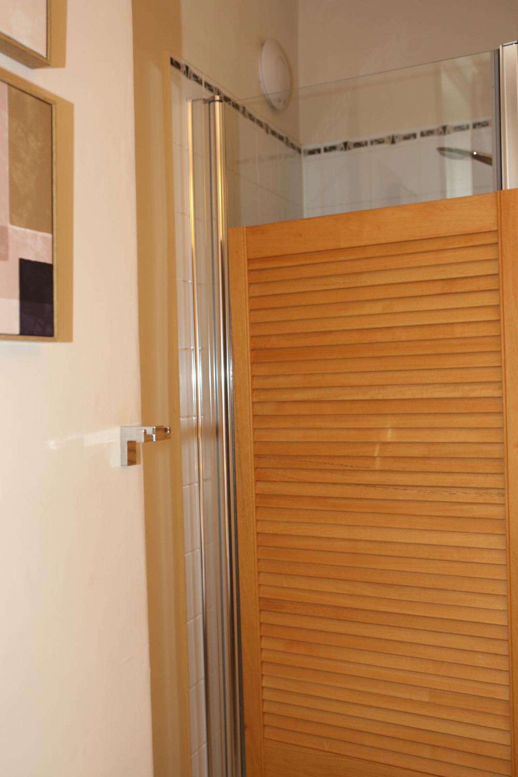 Double Room with Private Bathroom - Photo 3