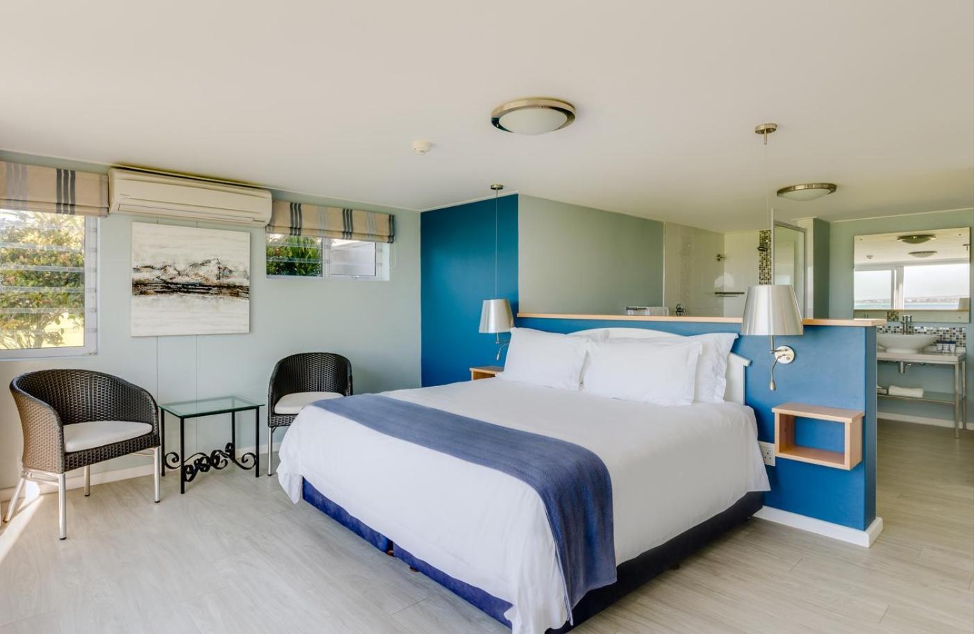 Deluxe Double Room with Sea View - Photo 3