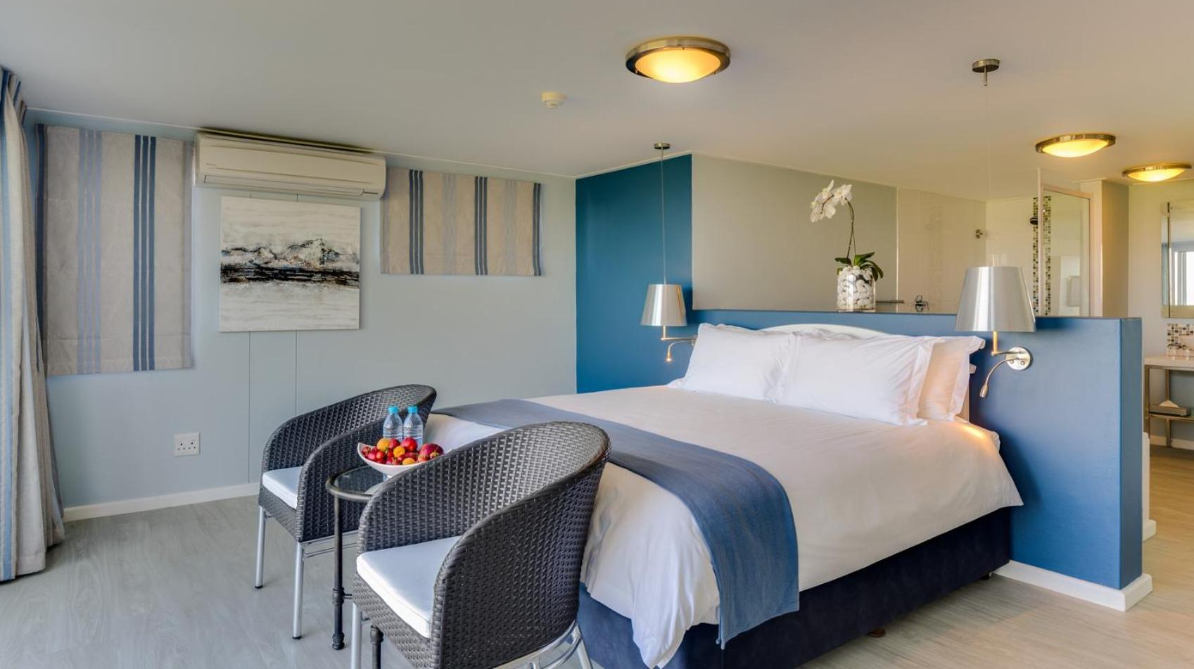 Deluxe Double Room with Sea View - Photo 2
