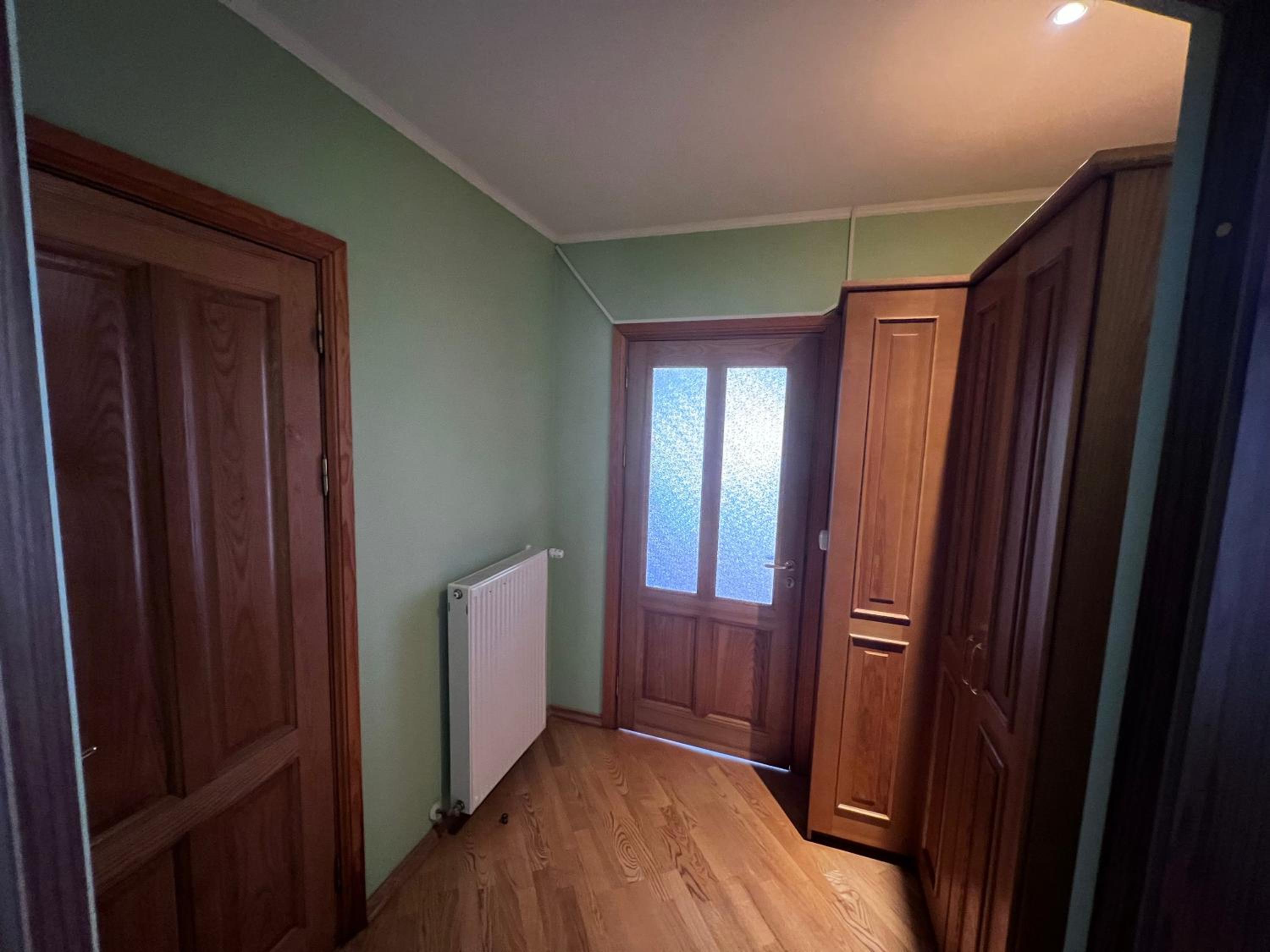 Apartment with Balcony - Photo 3