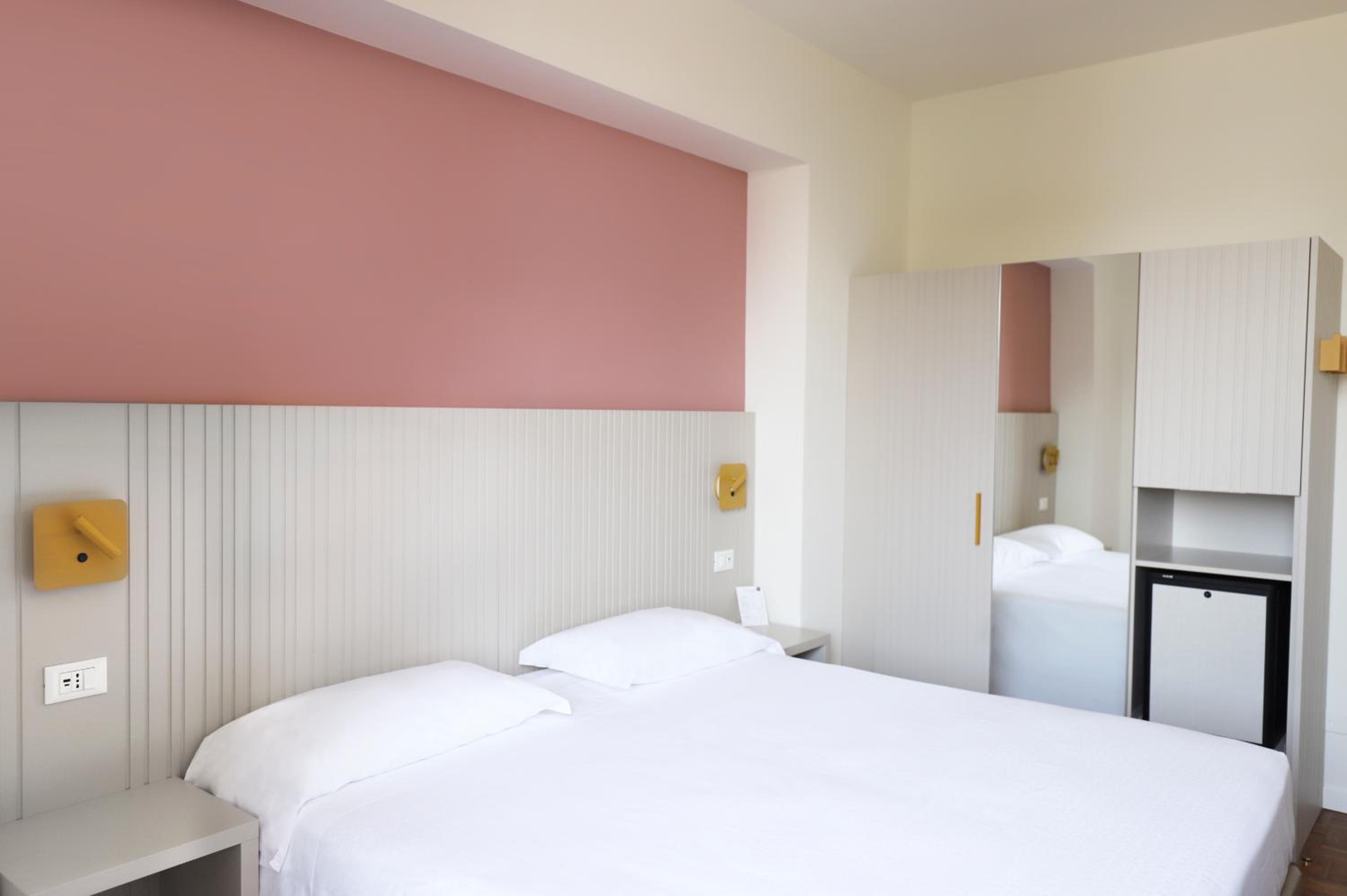 Double Room - Photo 4