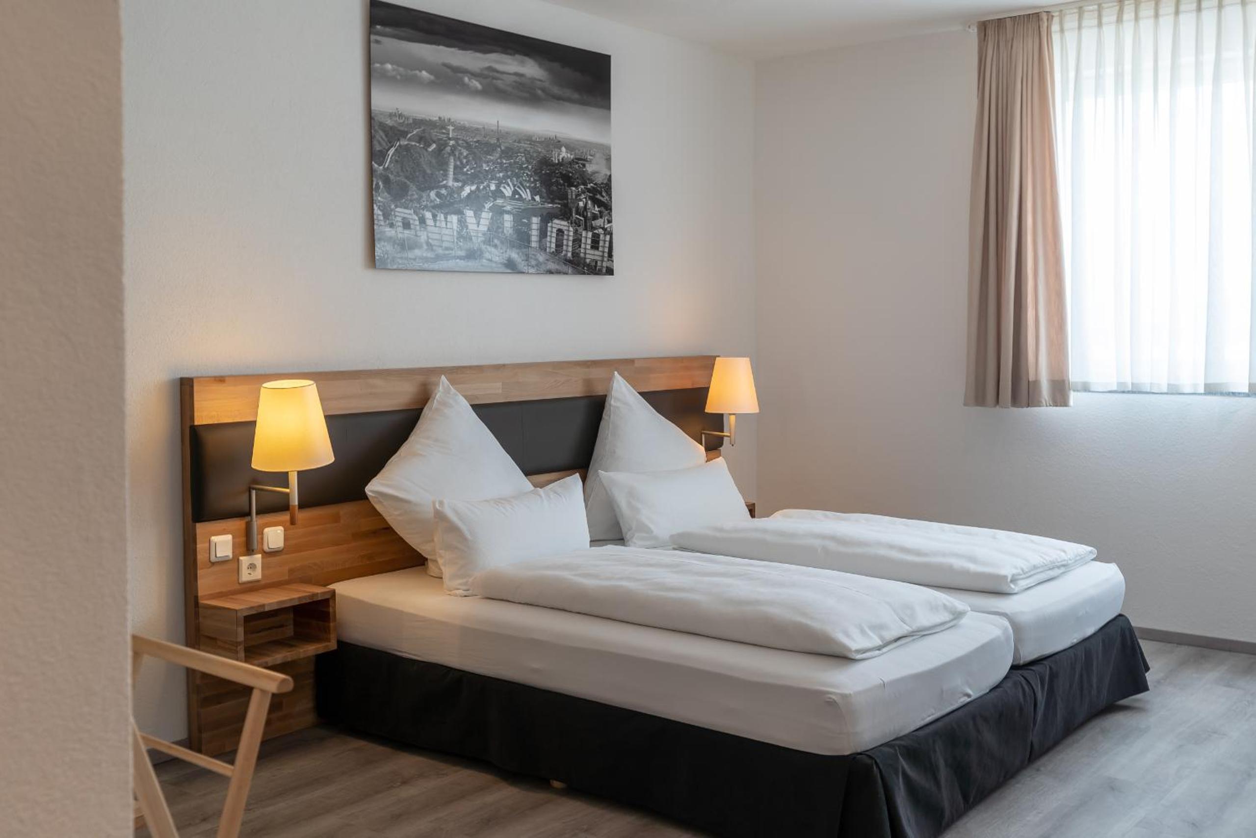 Quadruple Room with Private Bathroom photo 2