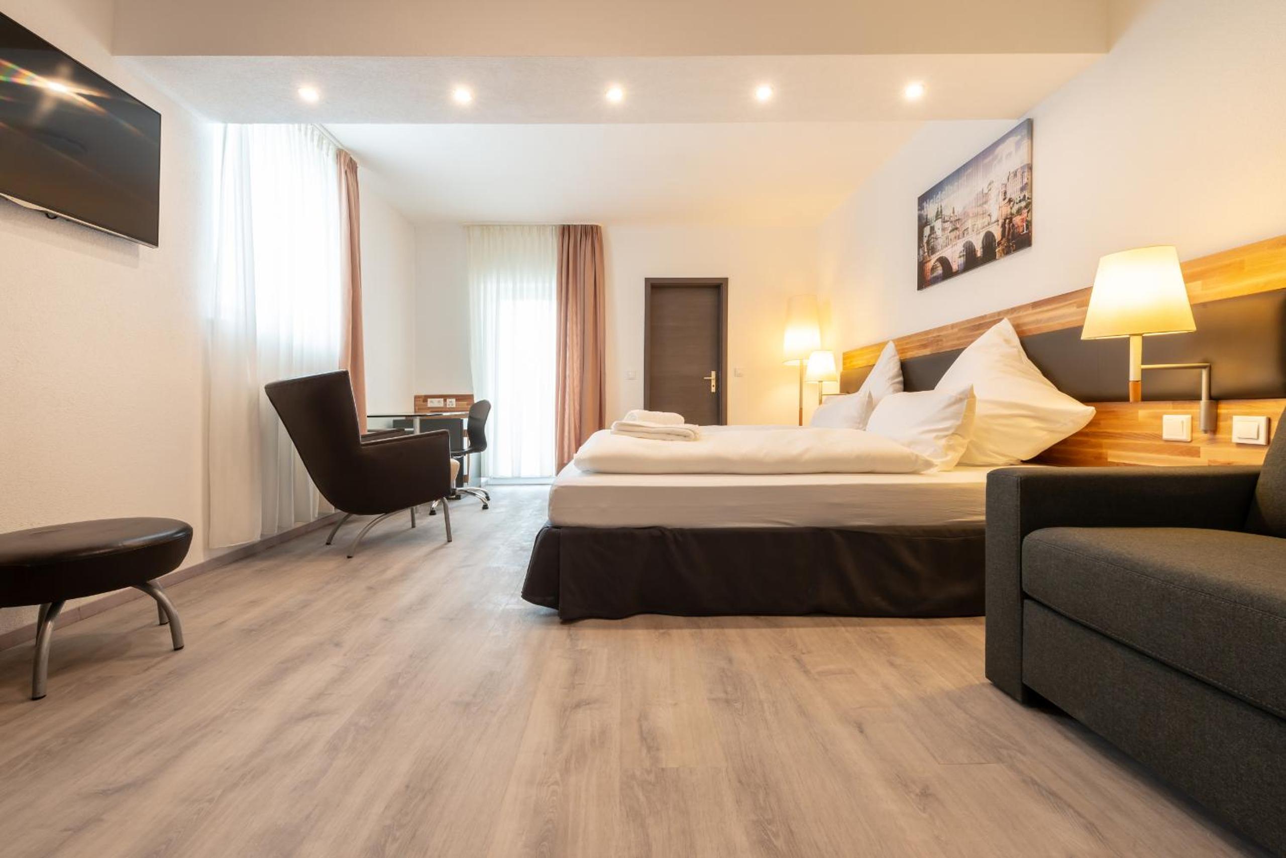 Quadruple Room with Private Bathroom photo 1