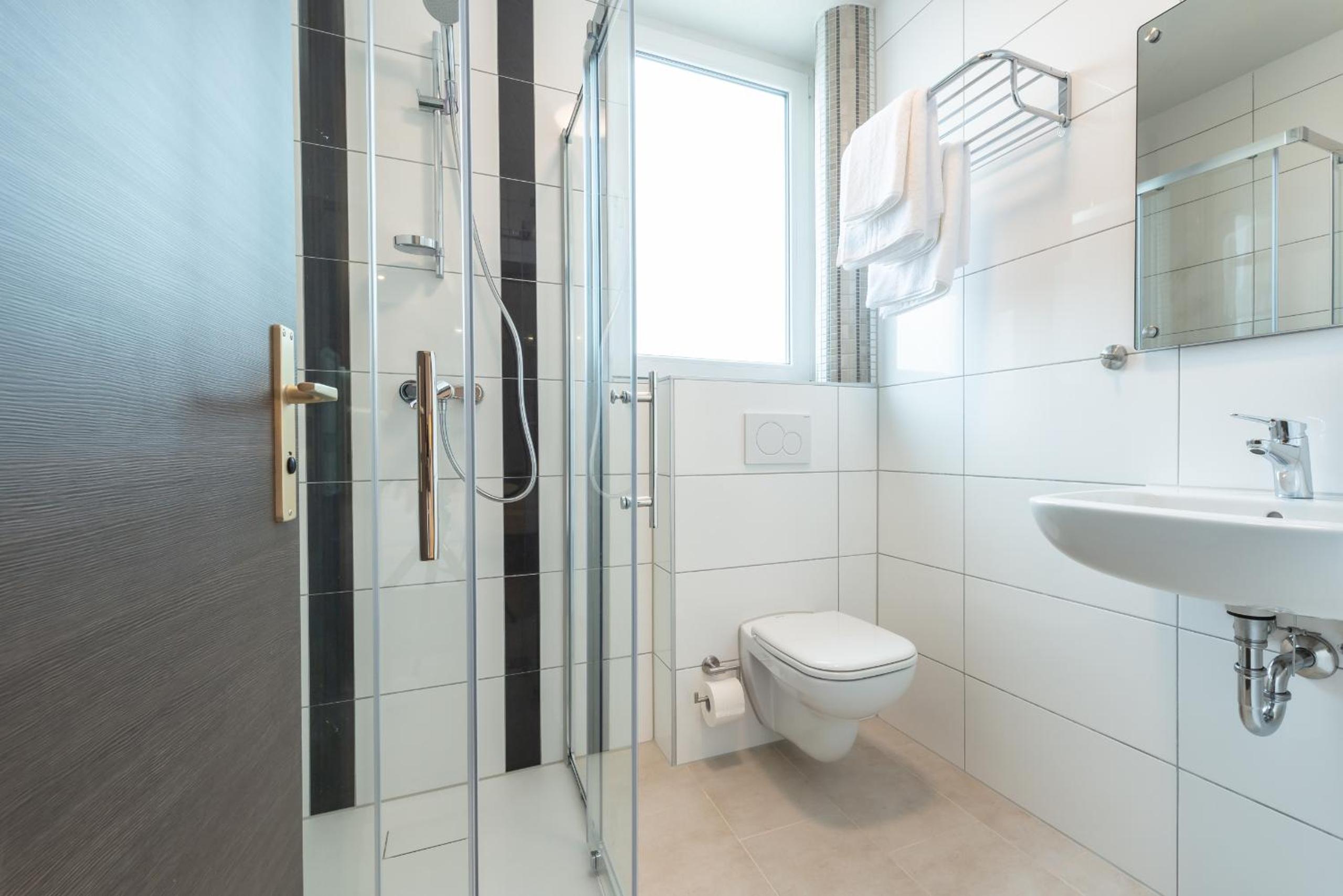 Quadruple Room with Private Bathroom photo 3