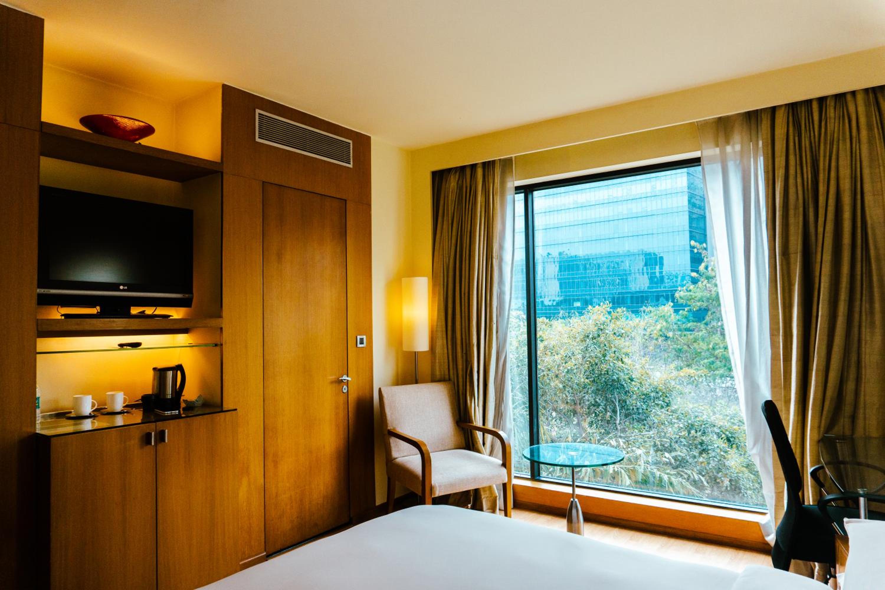 Executive Room - Photo 3