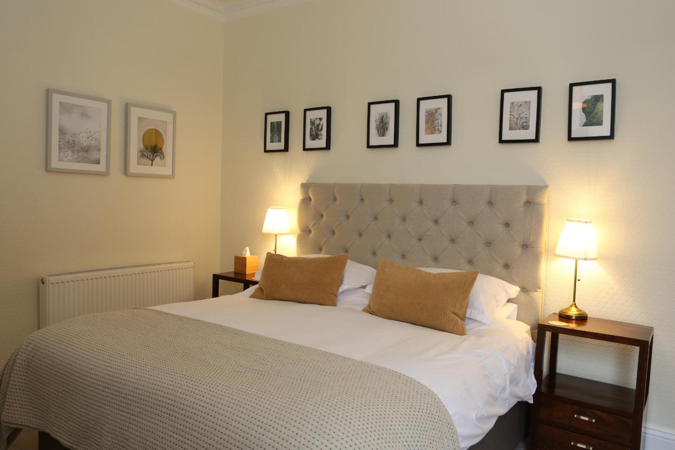 Superior King Room - Photo 12