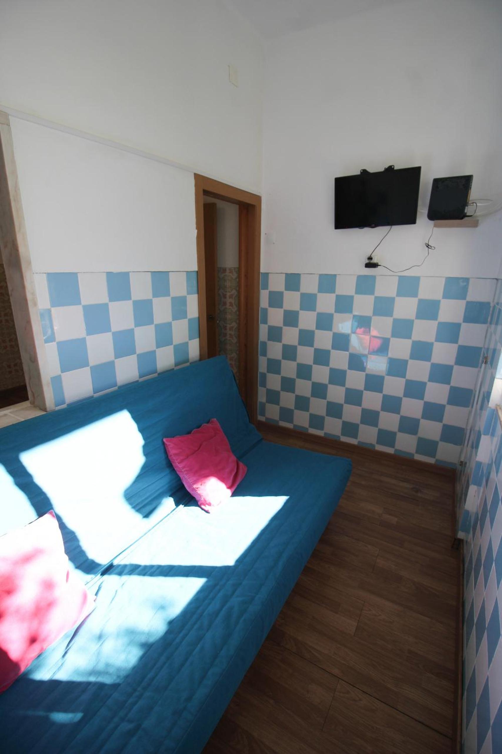 Three-Bedroom Apartment - Photo 10