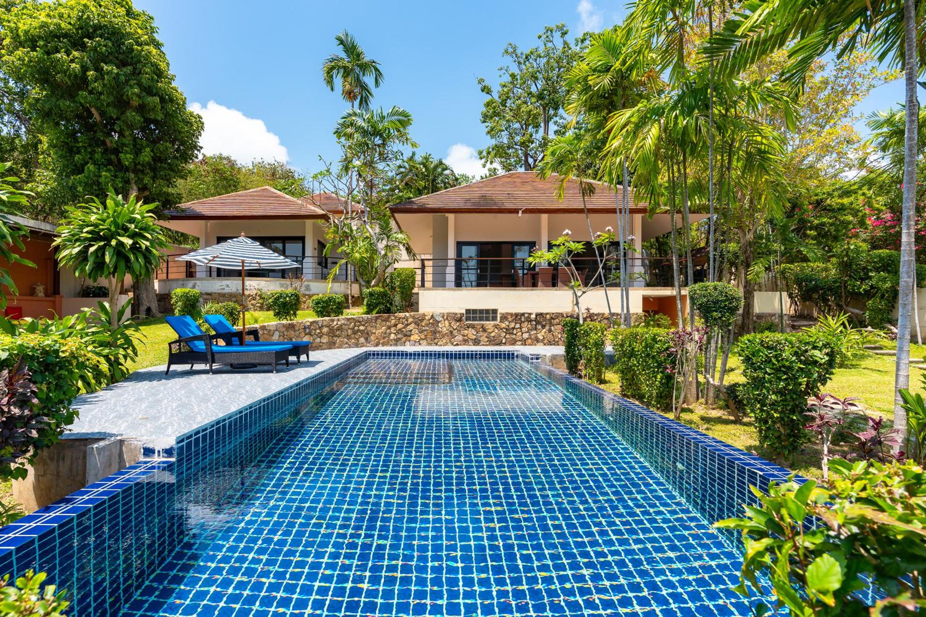Superior Villa photo 2