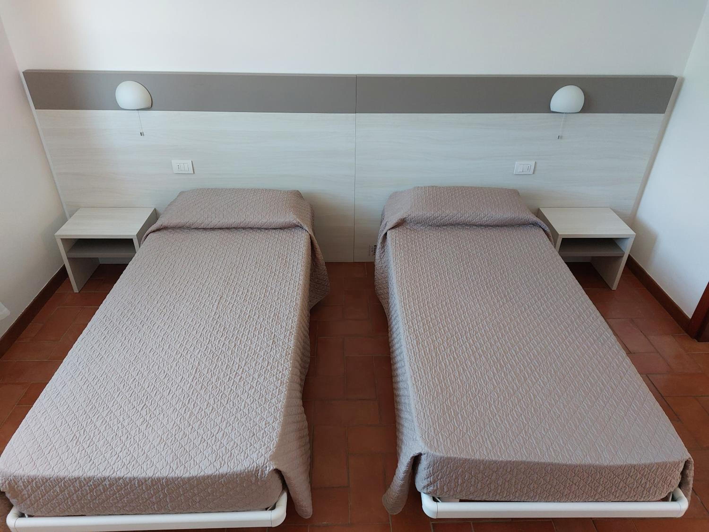 Double or Twin Room - Photo 2