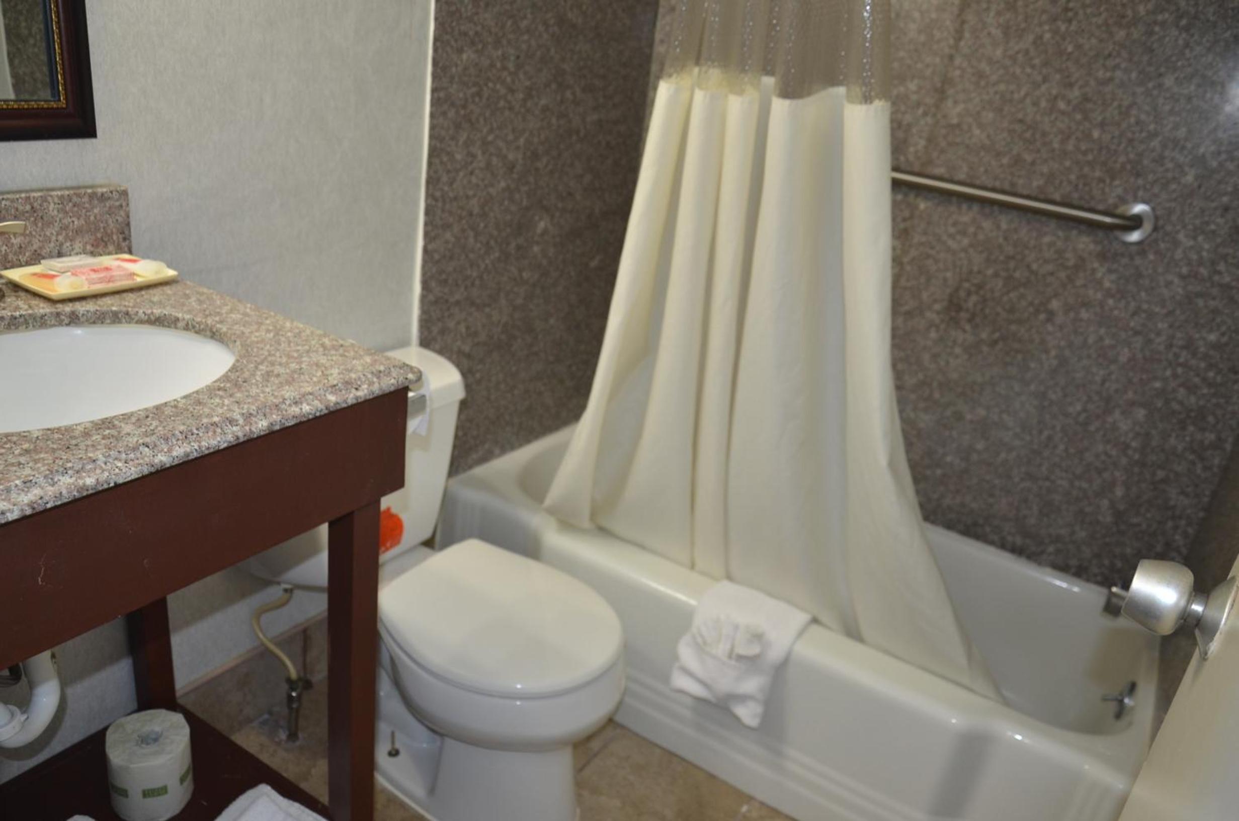 Standard King Room - Non-Smoking  - Photo 8