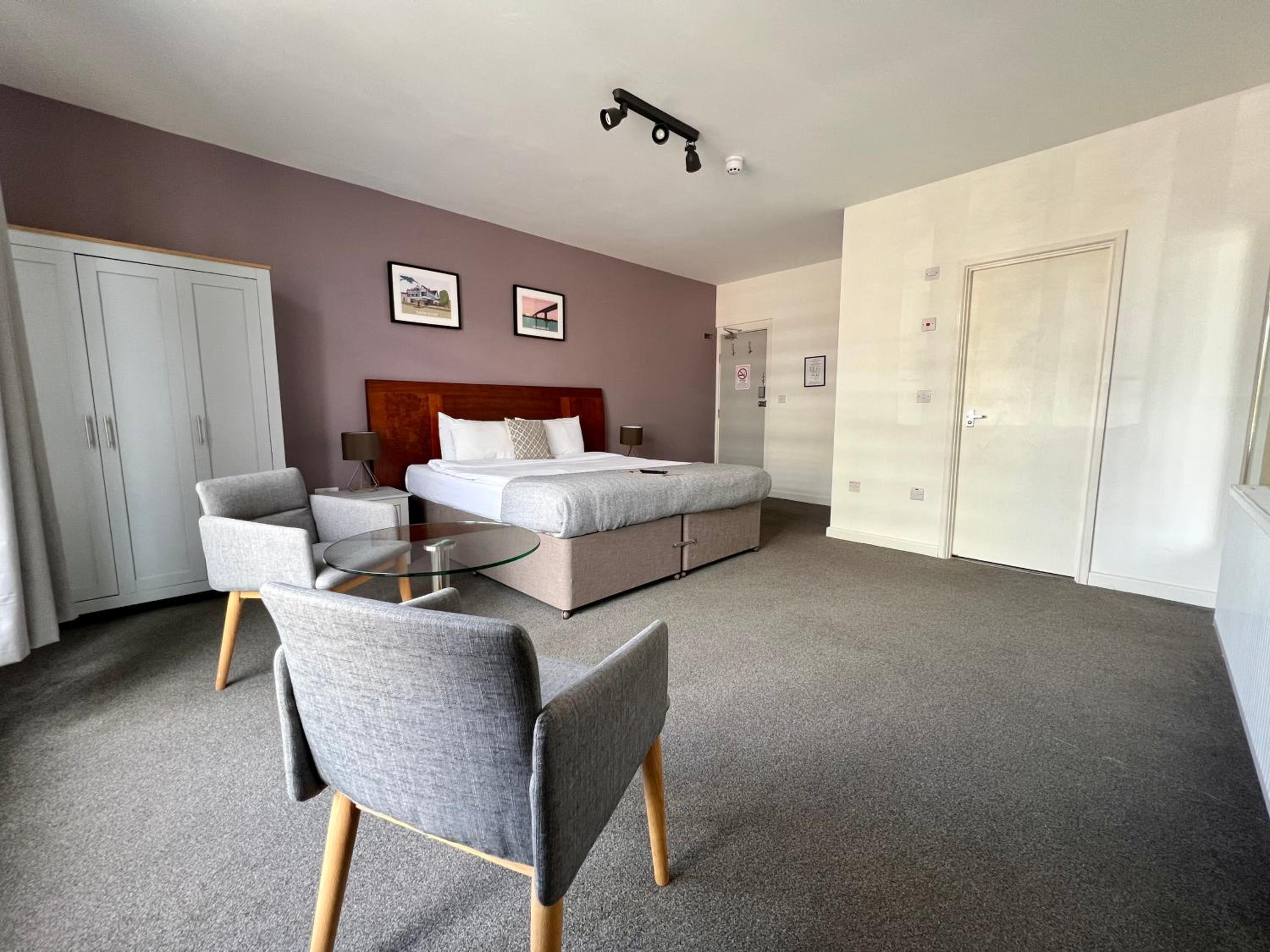 Standard King Room photo 1