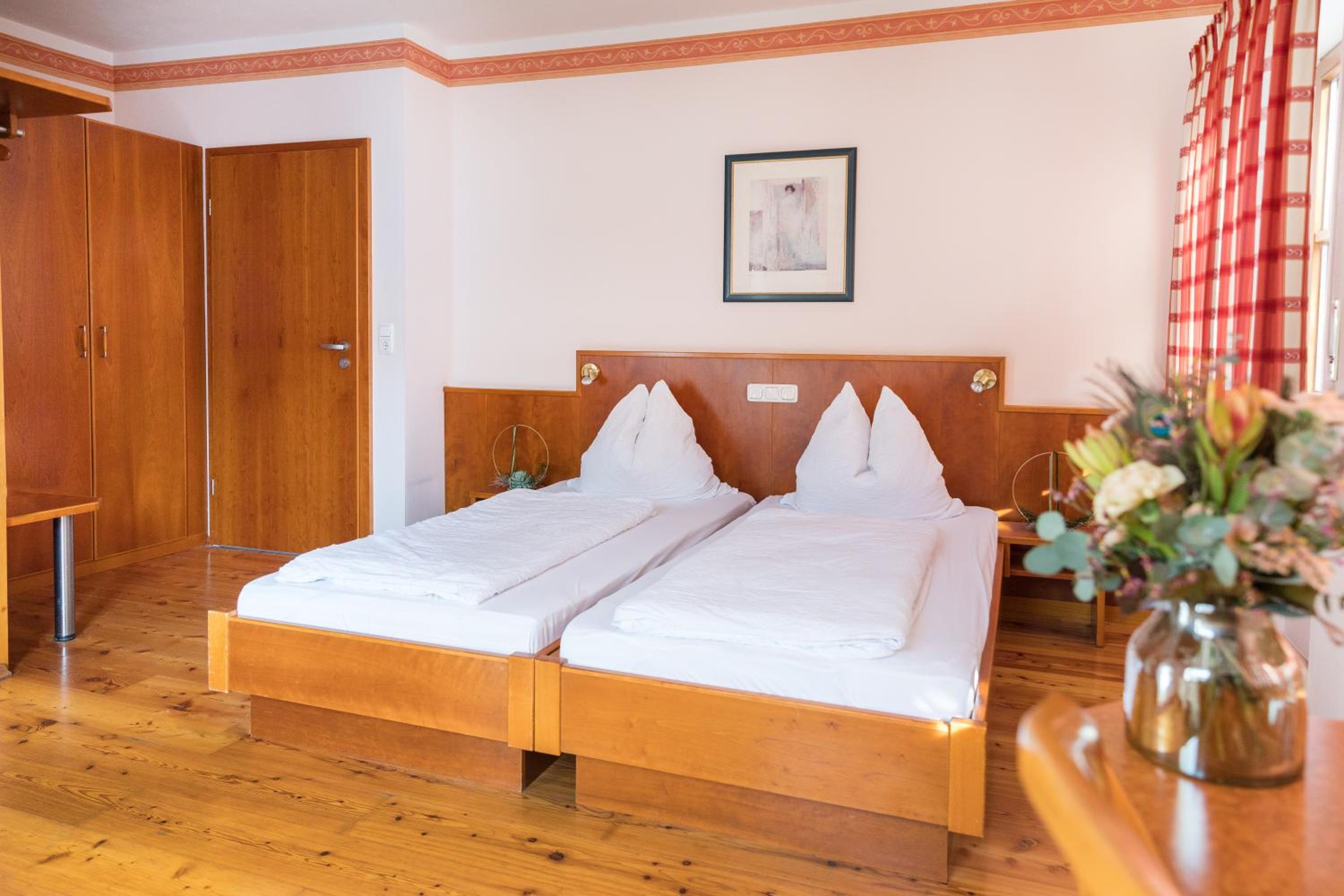 Standard Double Room photo 2