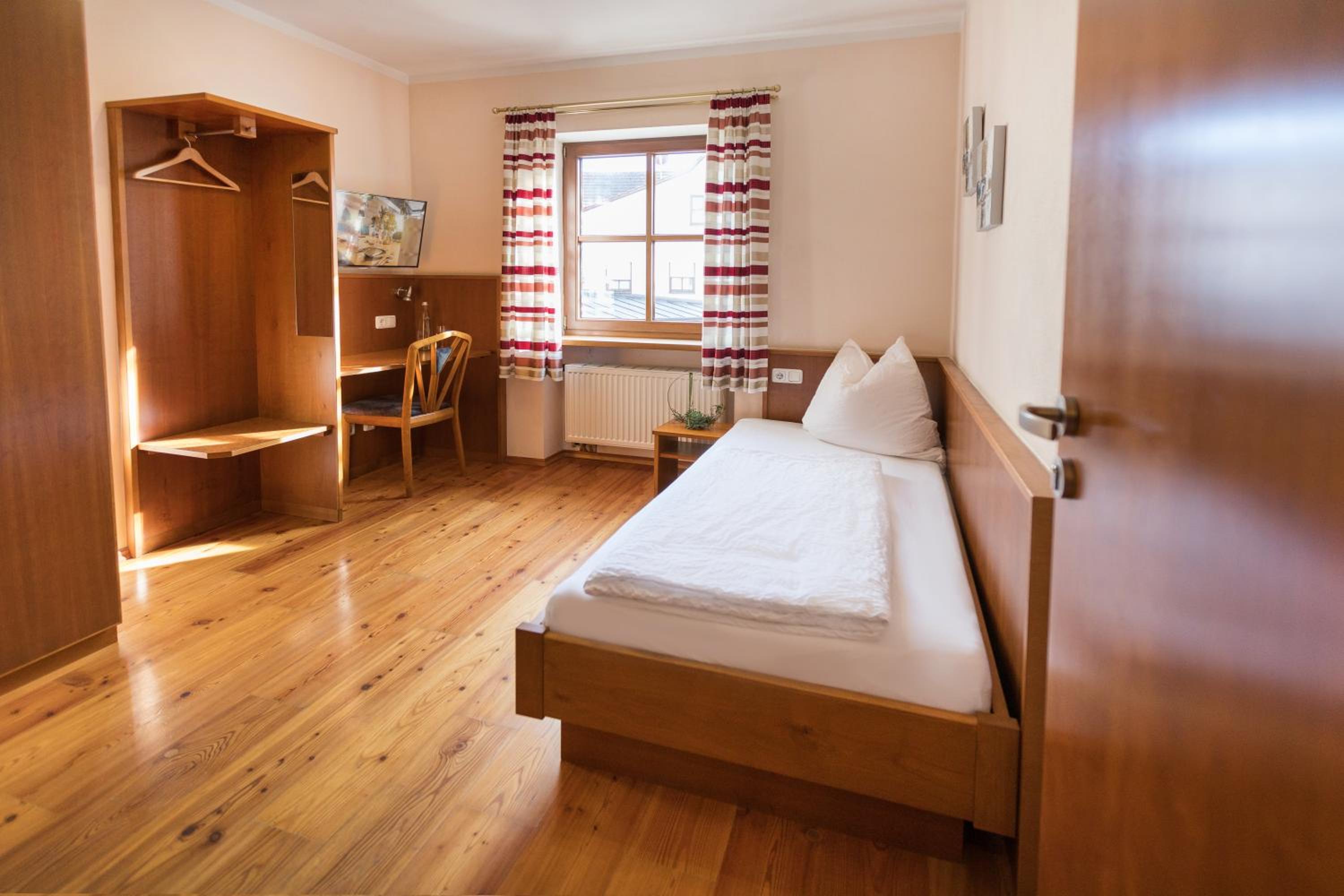 Single Room With Bathroom