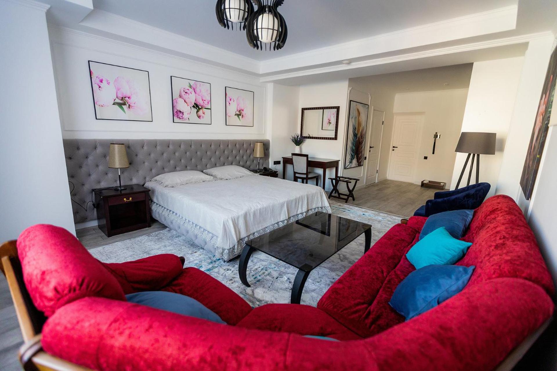 Suite with Double Bed - Photo 2