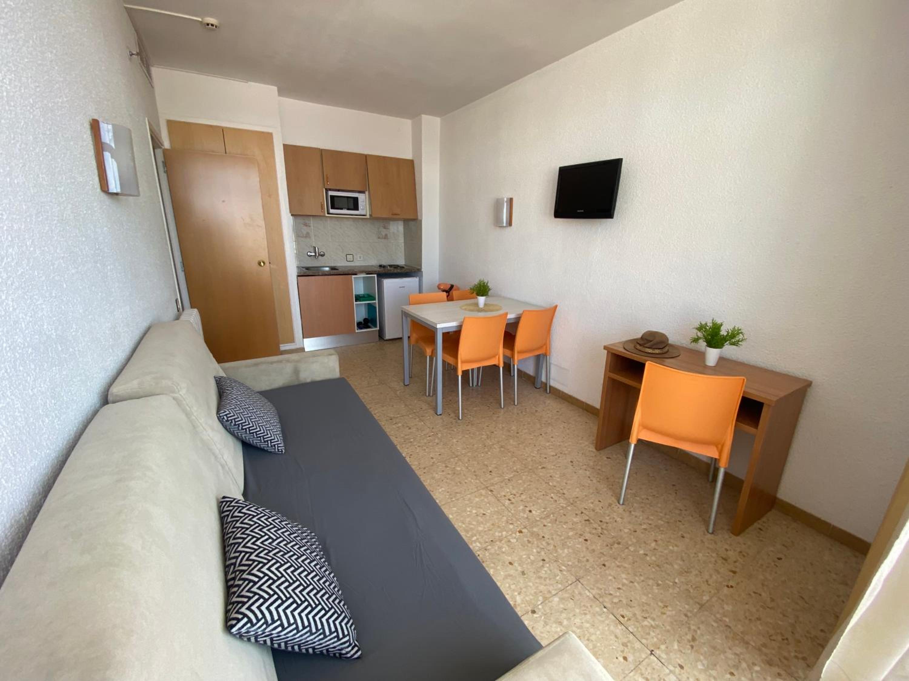 Apartamento con vista a la piscina