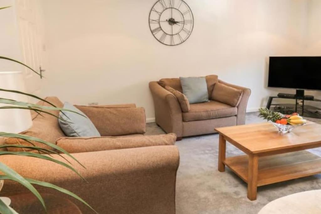 Three-Bedroom Apartment photo 3