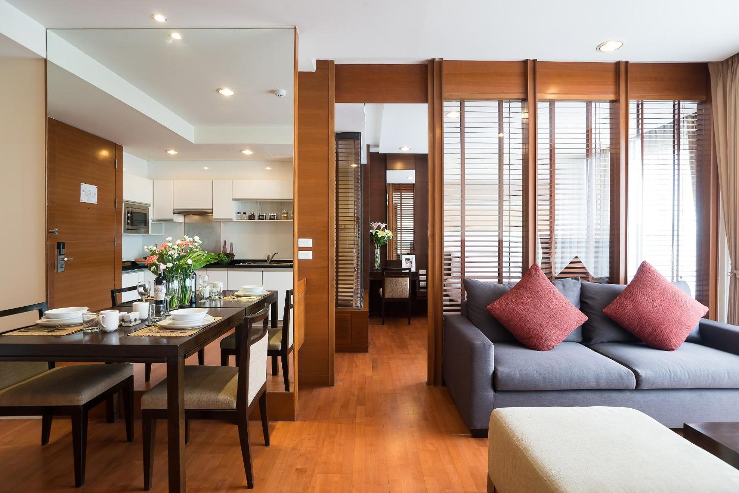 1-Bedroom Deluxe Suite with Pool View - Twin photo 1
