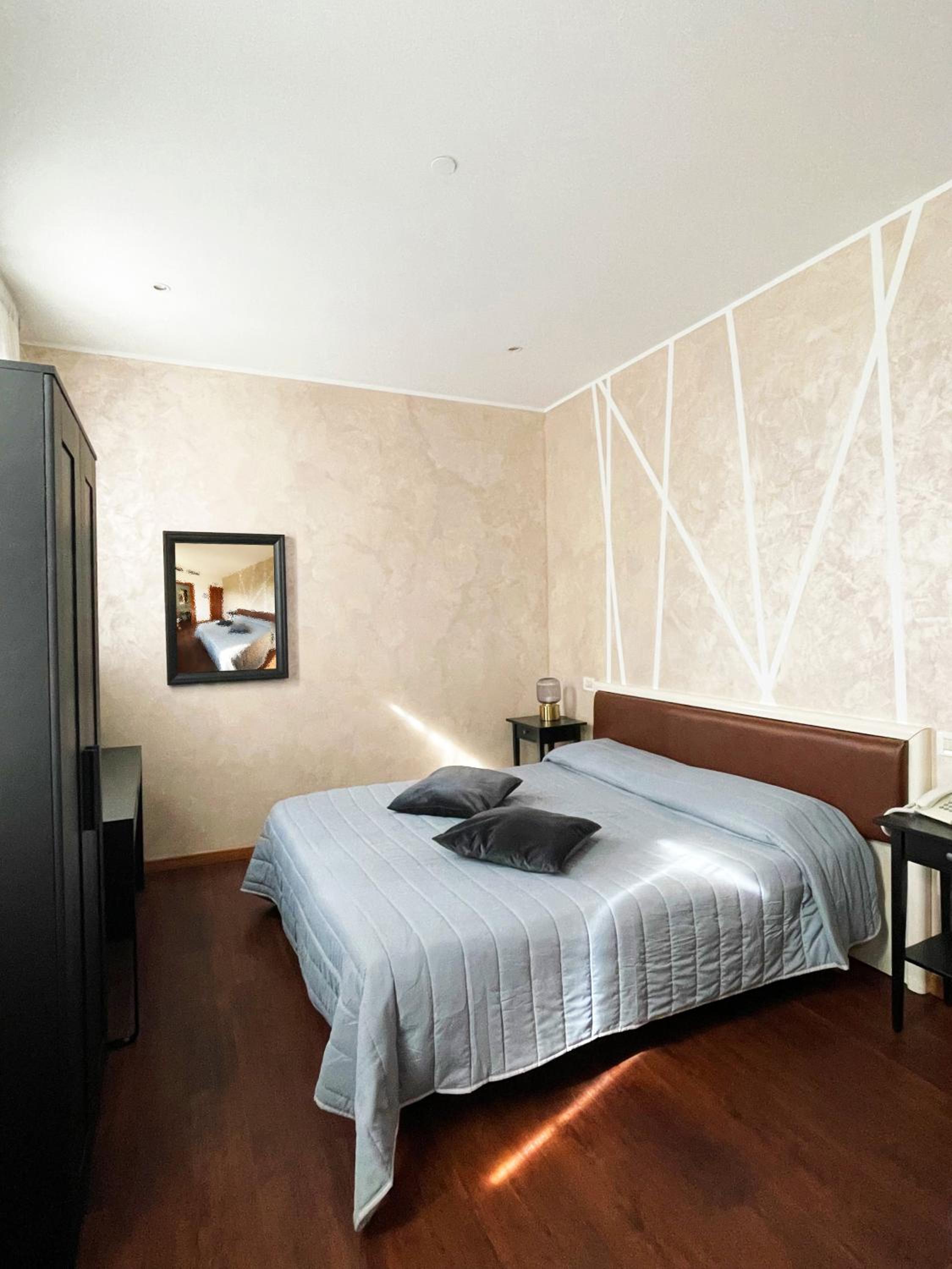 Standard Double Room - Photo 1