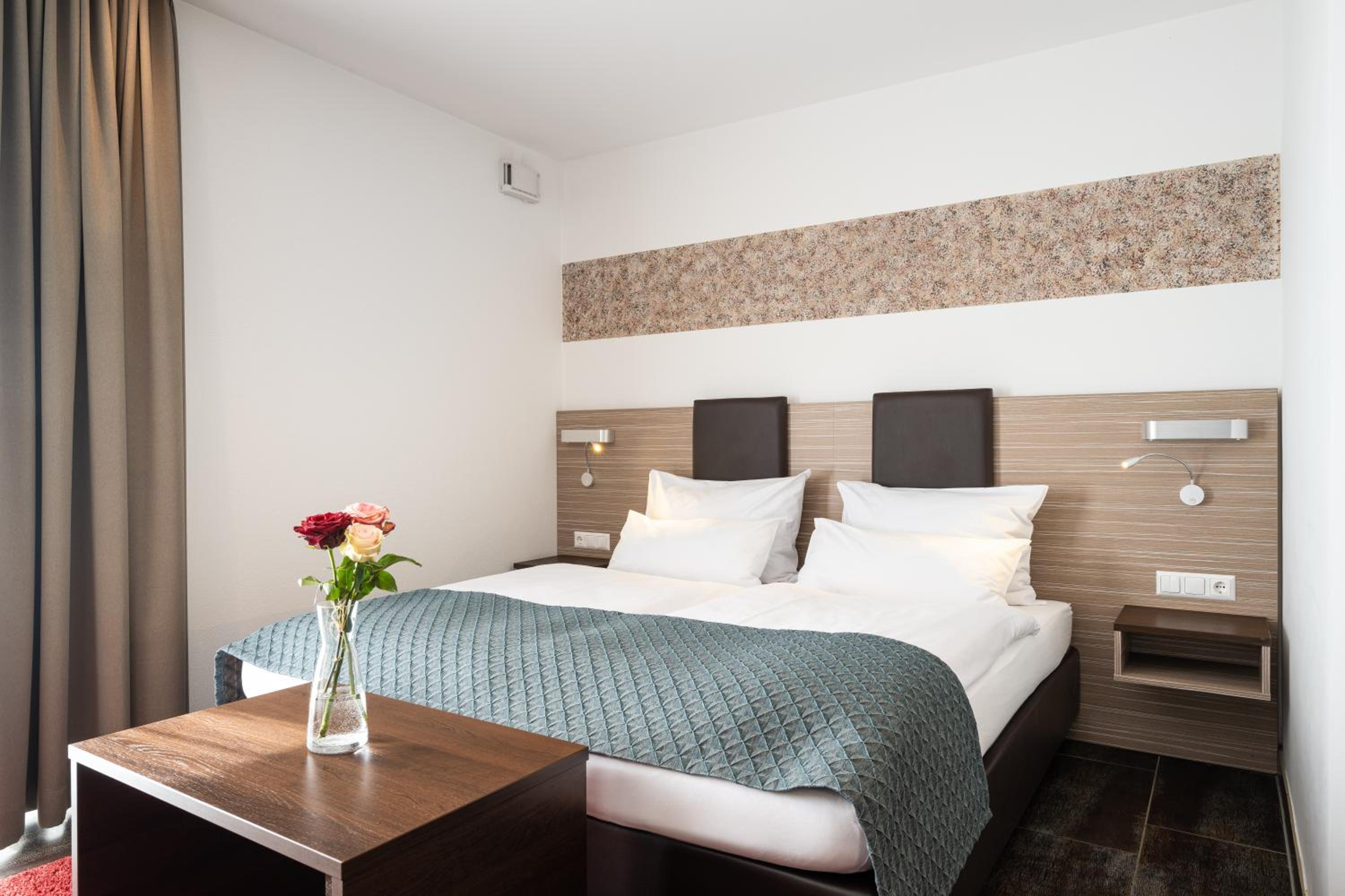 Standard Double Room - Photo 2
