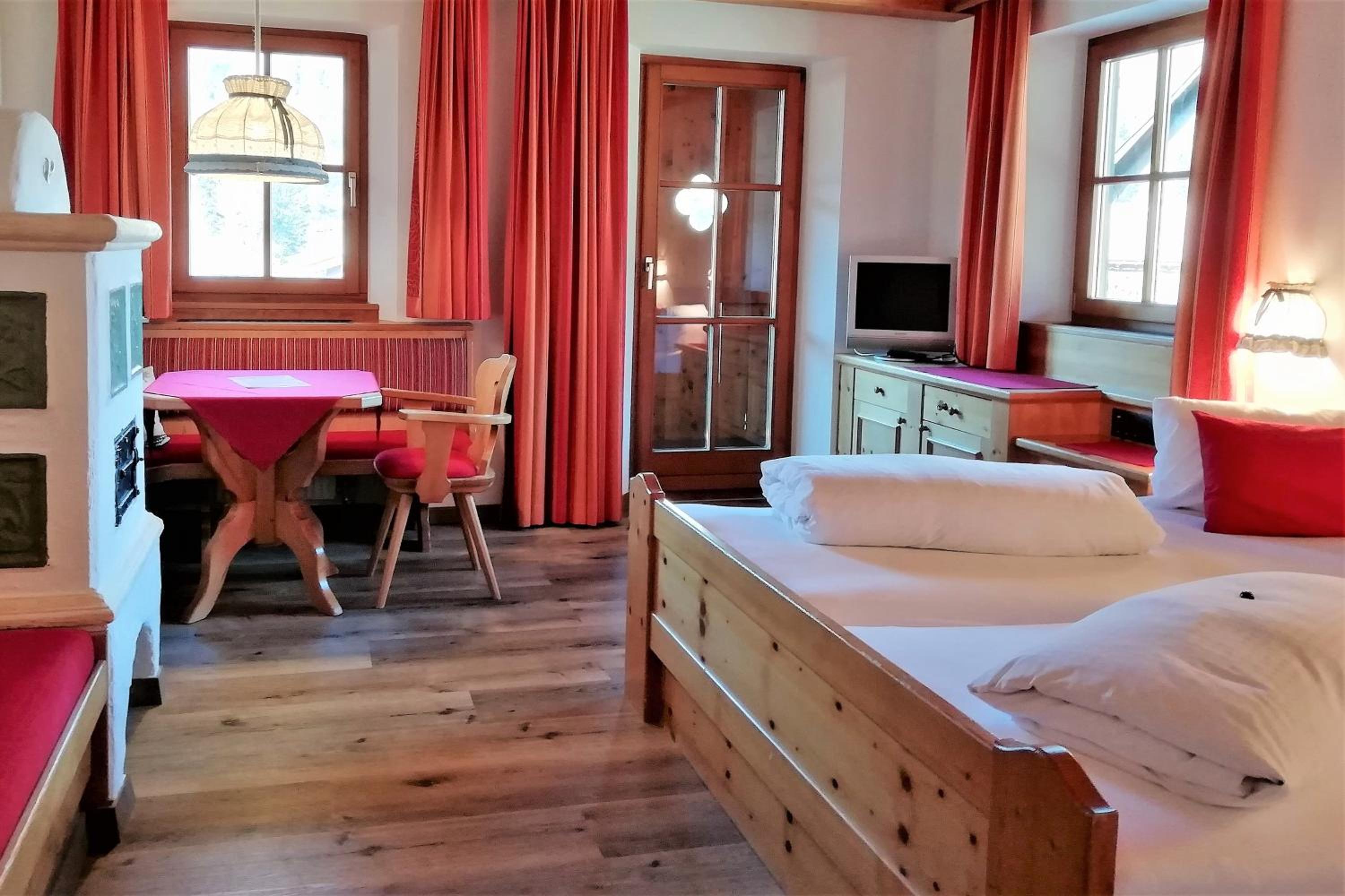 Comfort Double Room with Bathroom - Photo 1