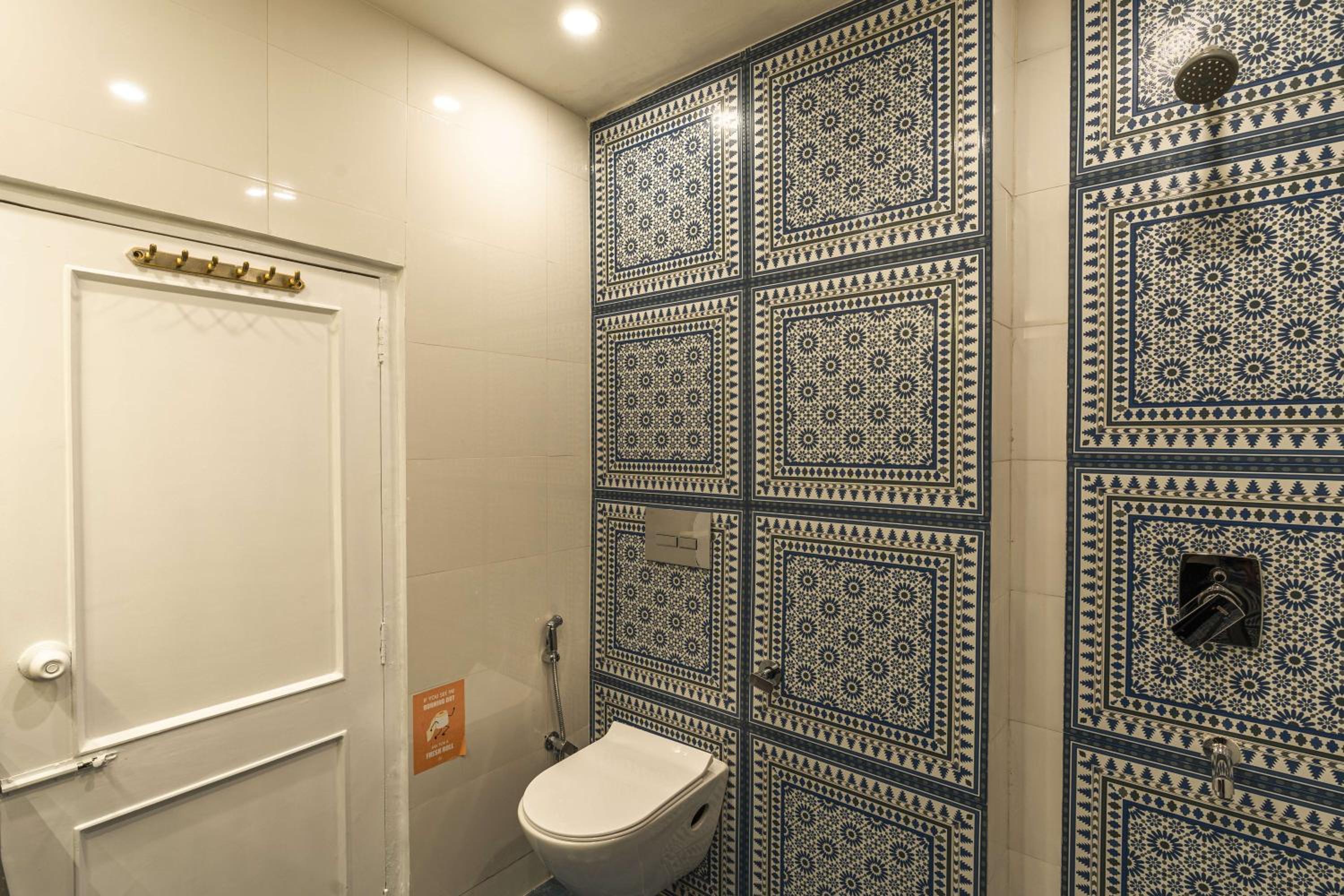 Deluxe Double Room with Balcony photo 2