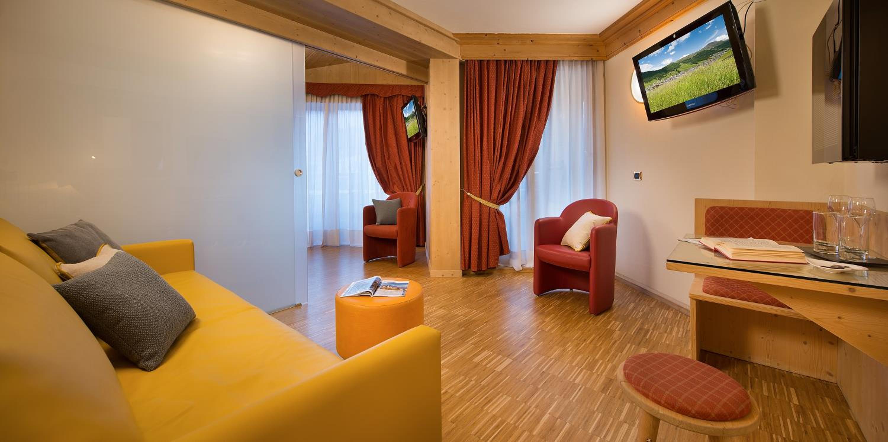 Family Suite (2 Adults + 2 Children) - Photo 5