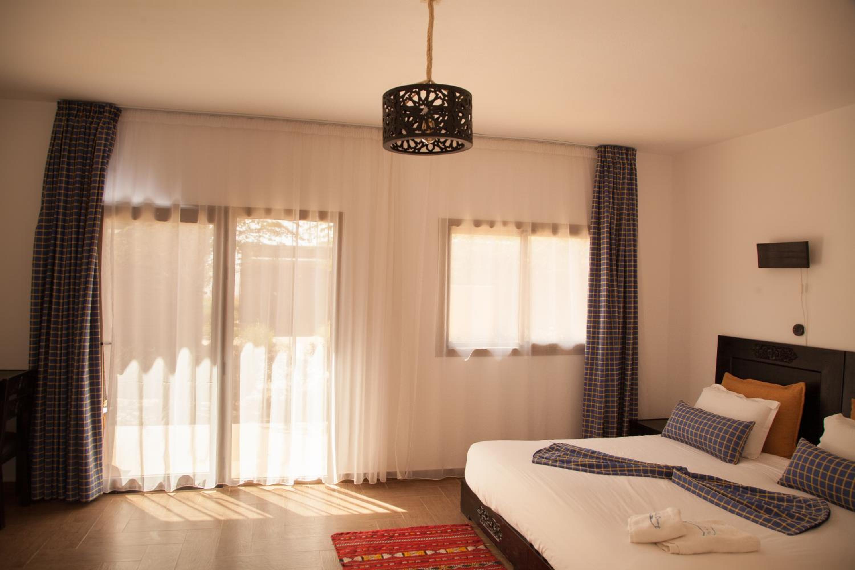 Deluxe Bungalow - Photo 13