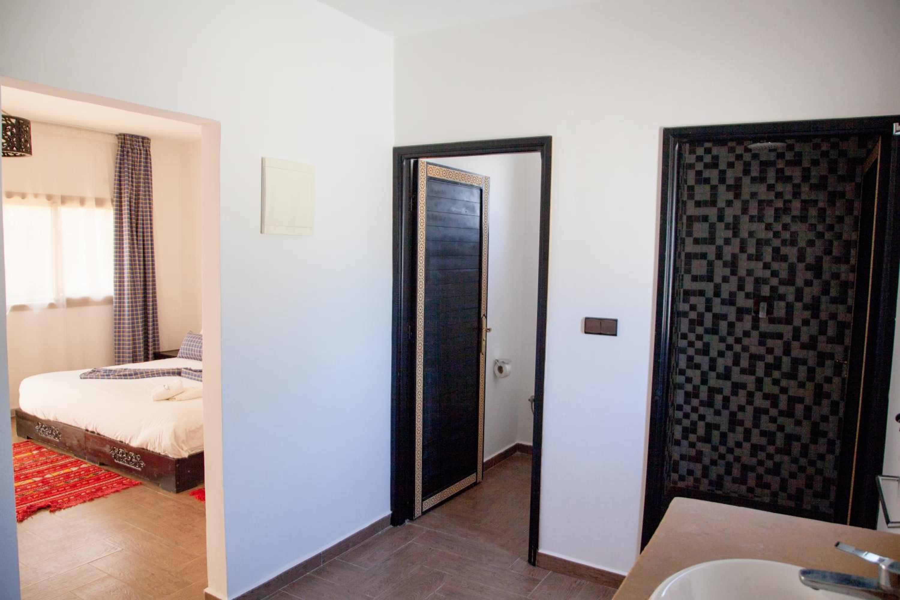 Deluxe Bungalow - Photo 4