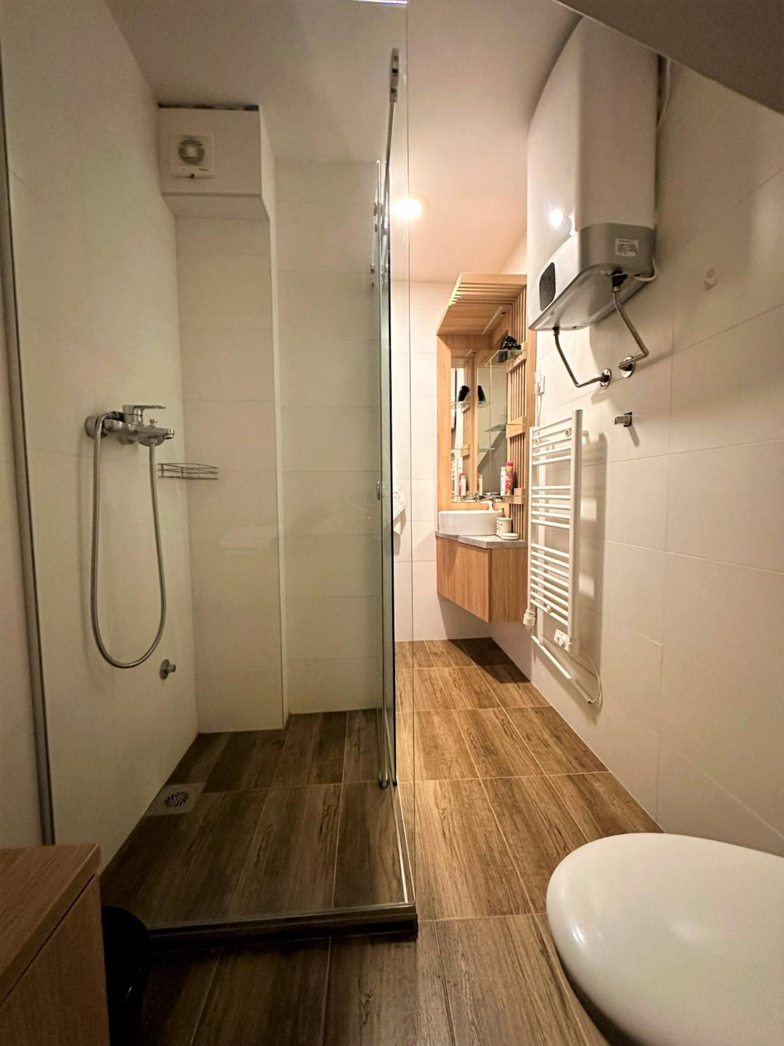 Apartment with Terrace photo 2