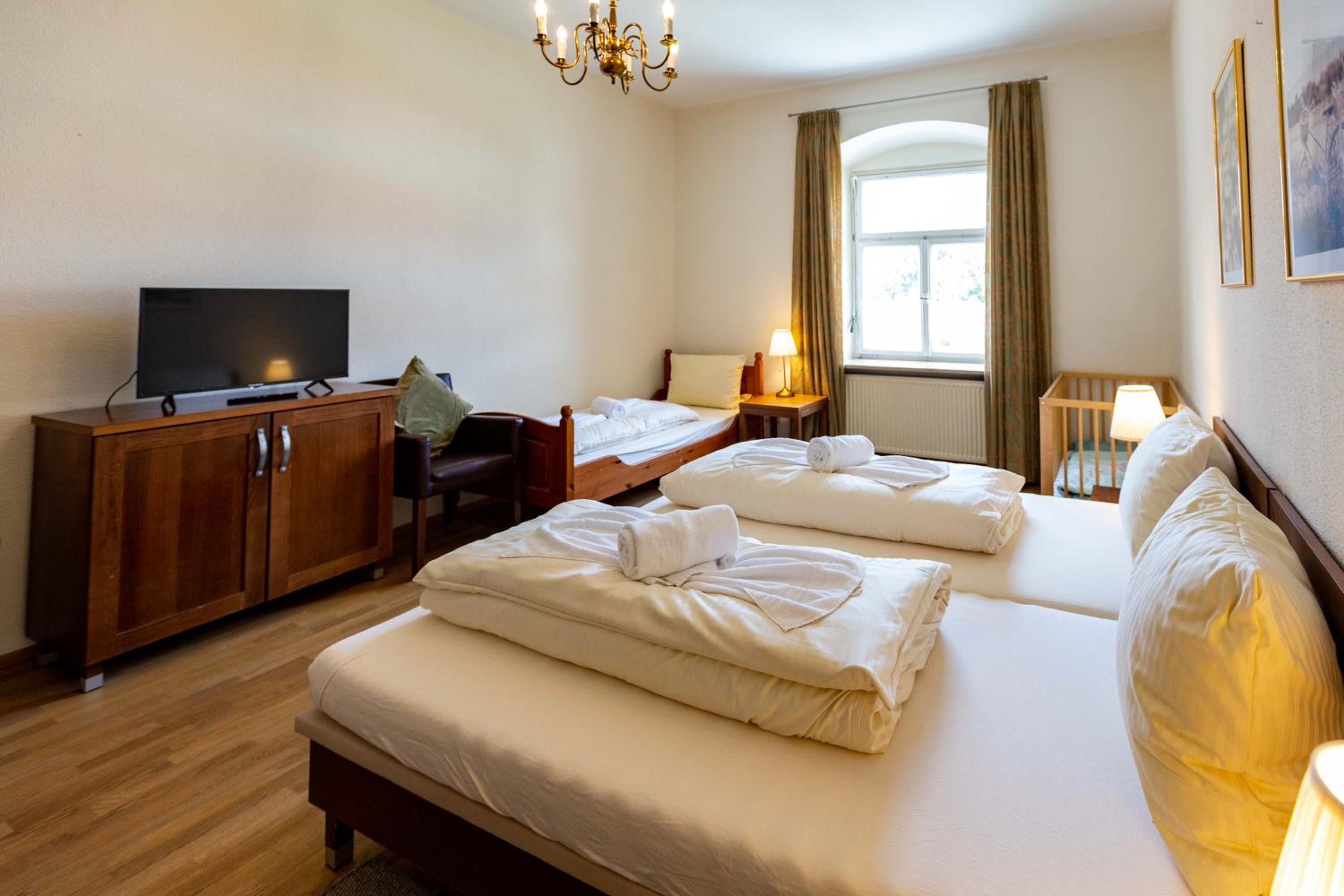 Double Room - Photo 5