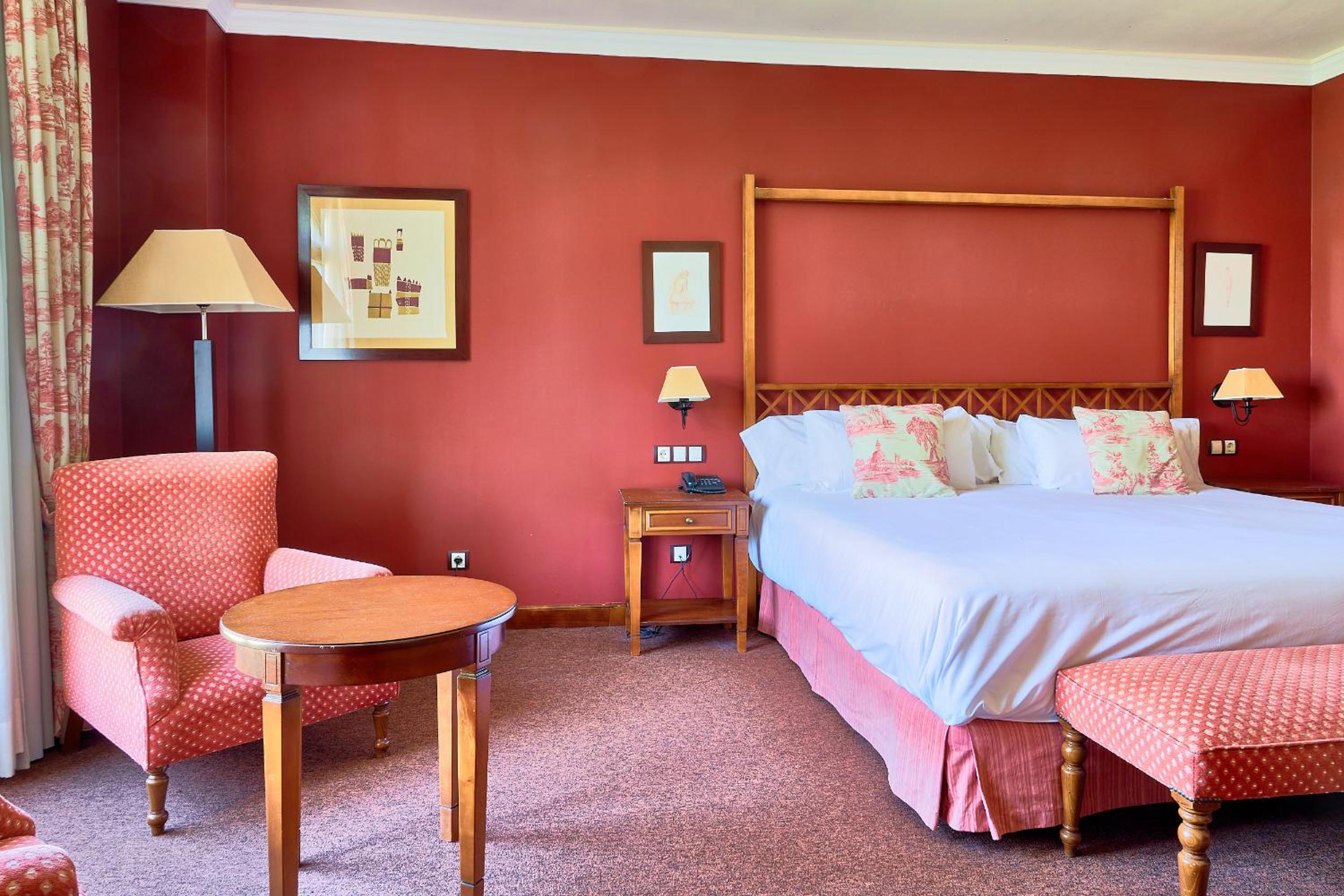 Deluxe Junior Suite photo 2