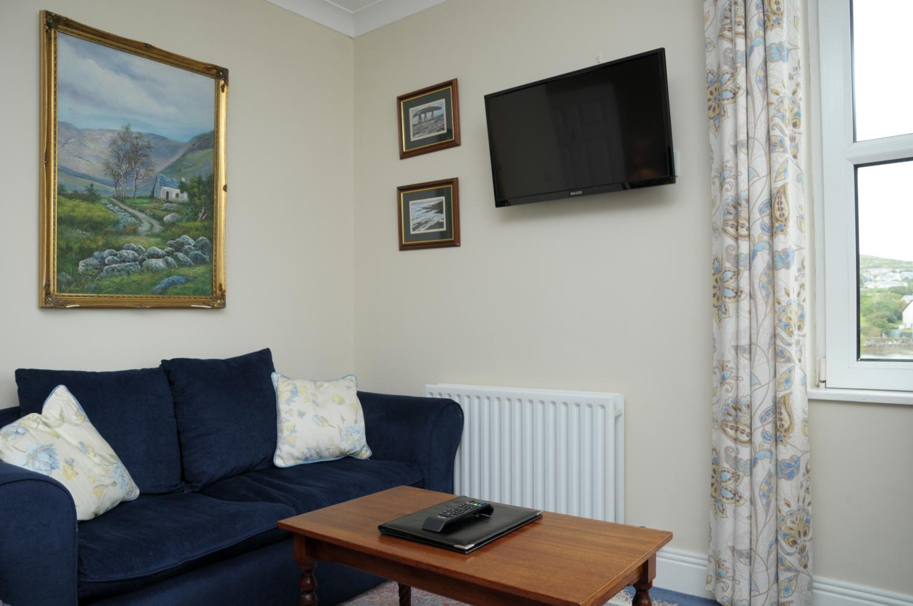 Double Room with Sofa Bed & Sea View