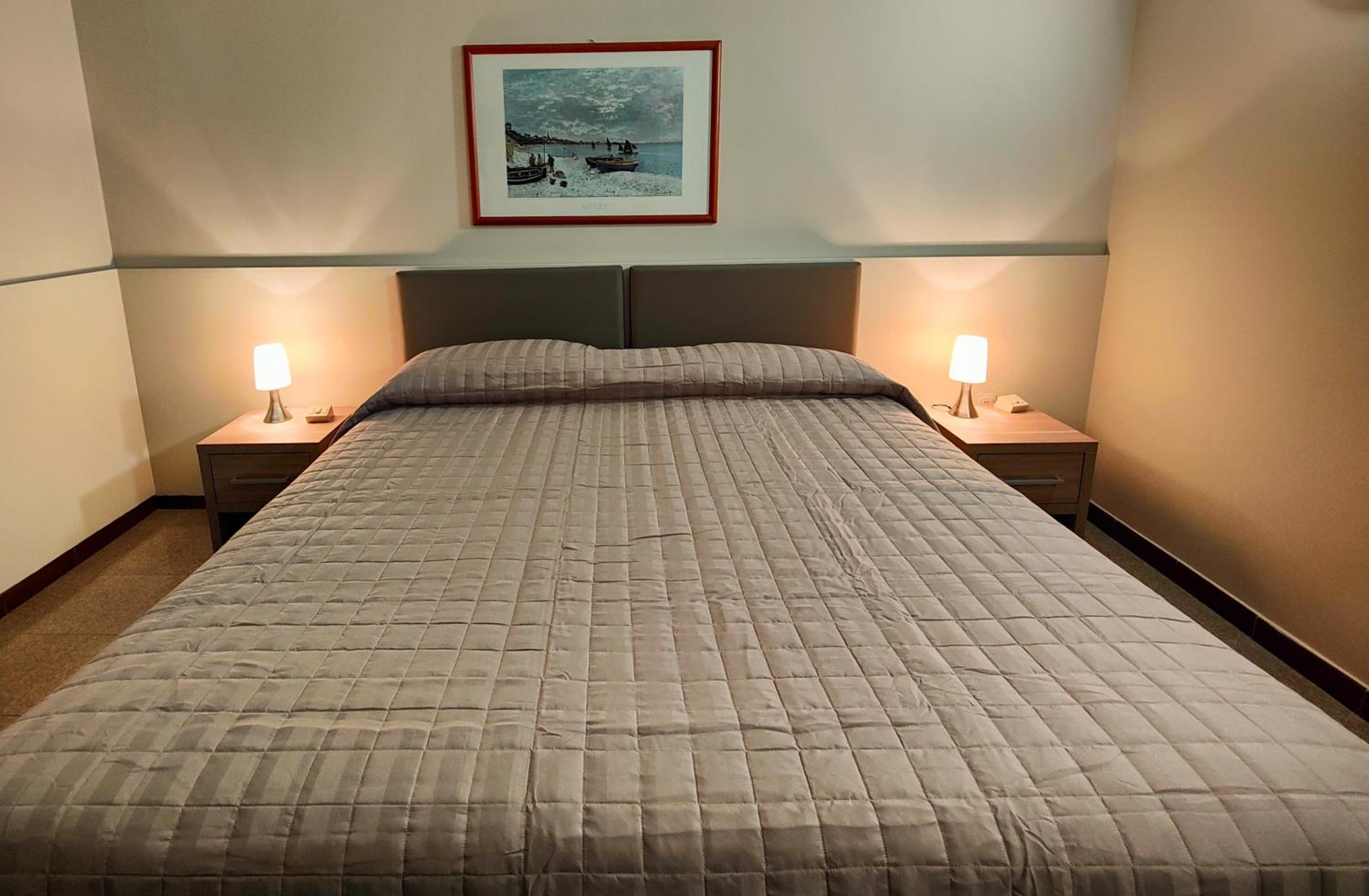 Quadruple Room - Photo 9