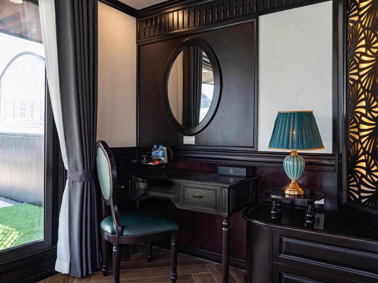 Deluxe King Suite
