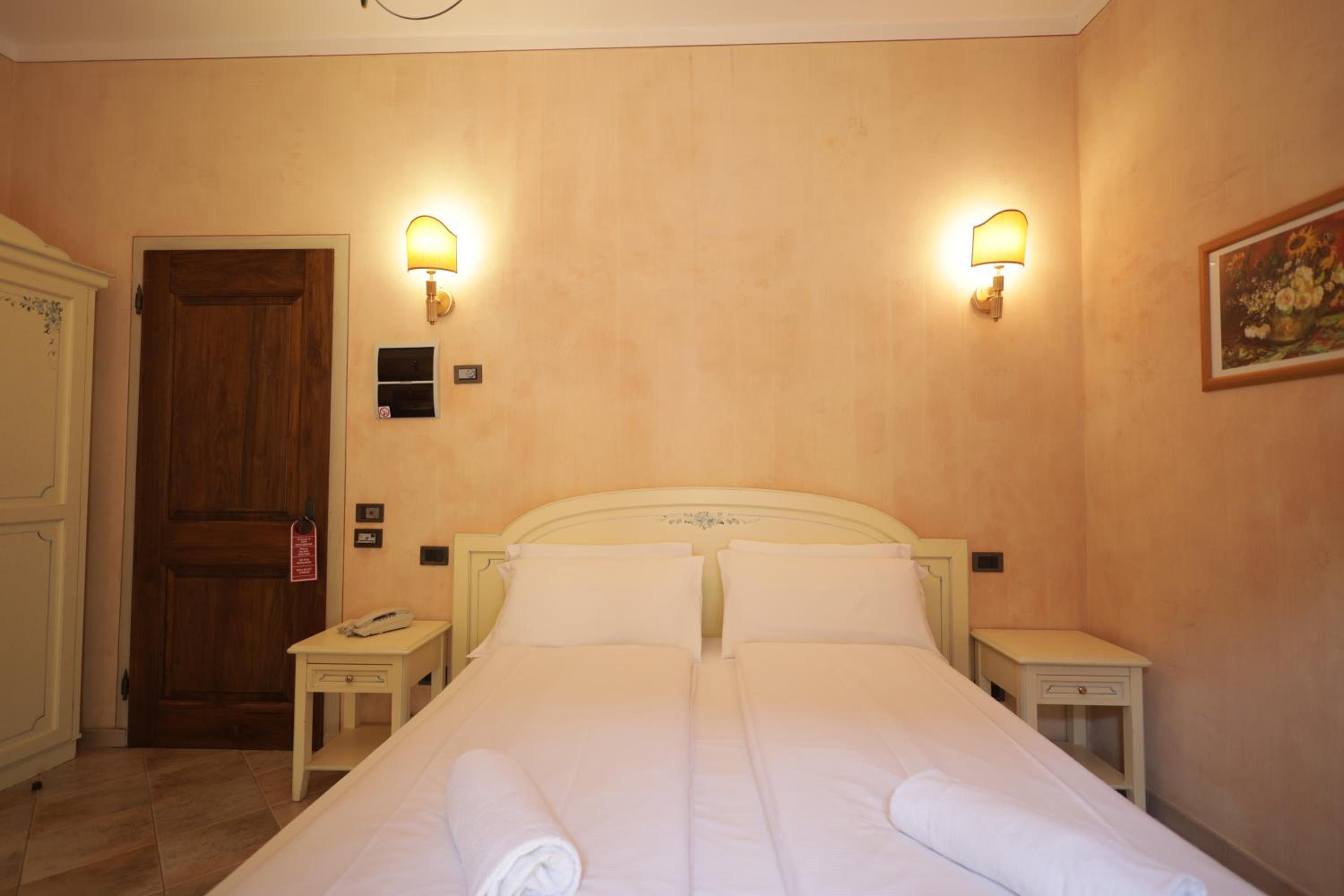 Executive Double or Twin Room - Photo 10