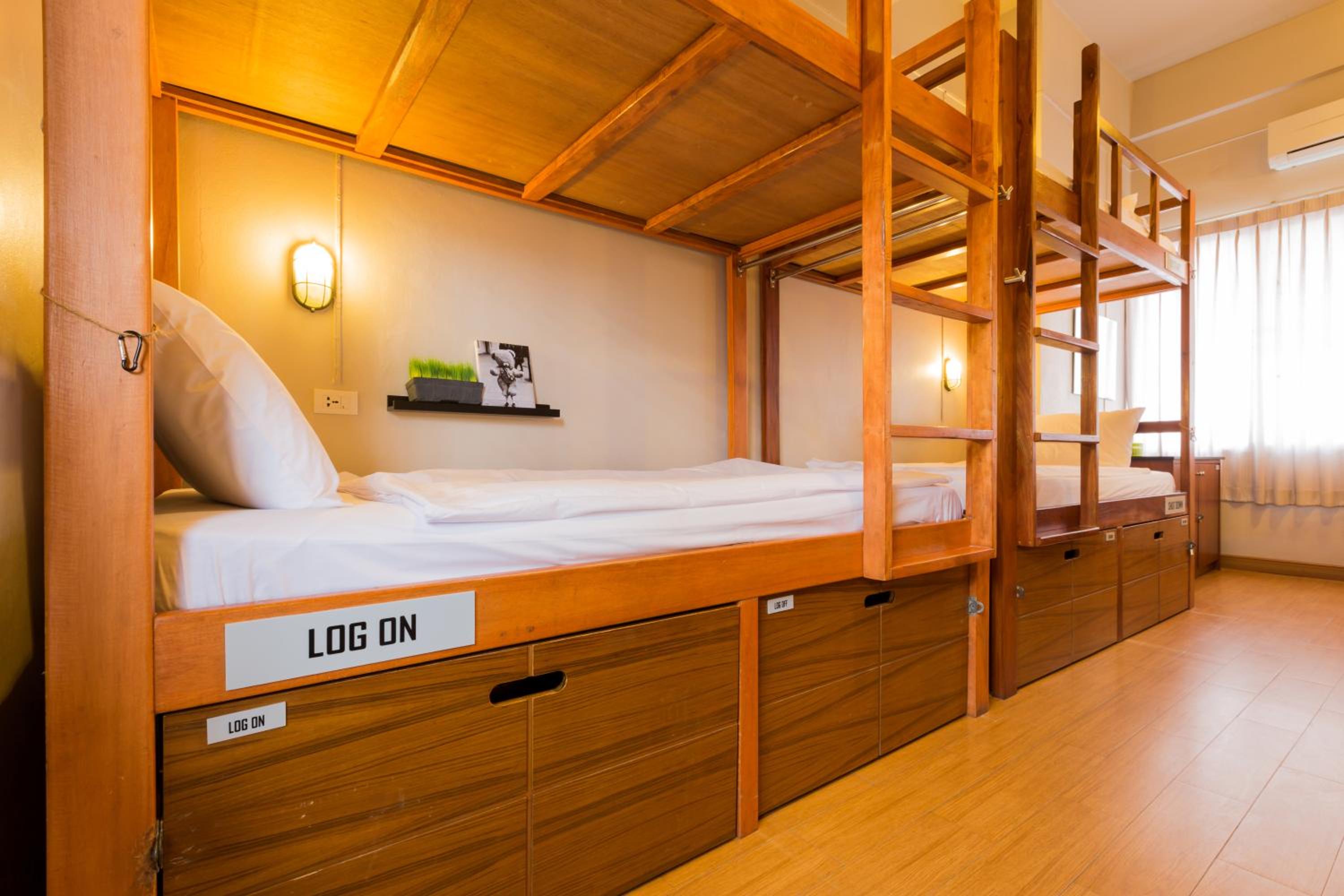 Bed in 10-Bed Female Dormitory Room photo 1