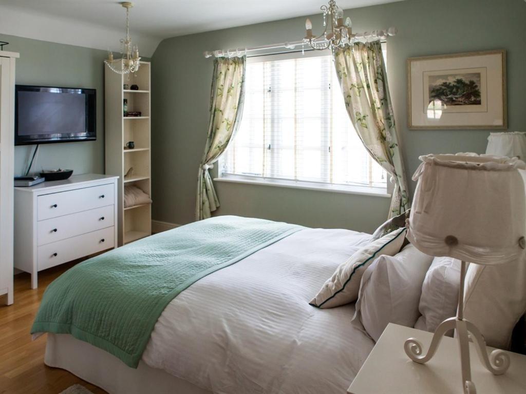 Double Room with Private Bathroom - Photo 2