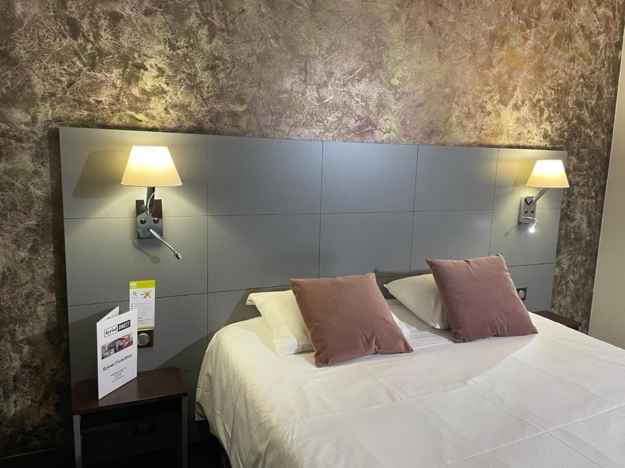 1 Double Bed - Photo 4