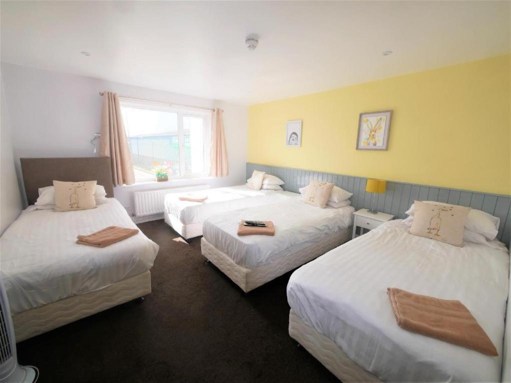 Quadruple Room with En-Suite and Sea View