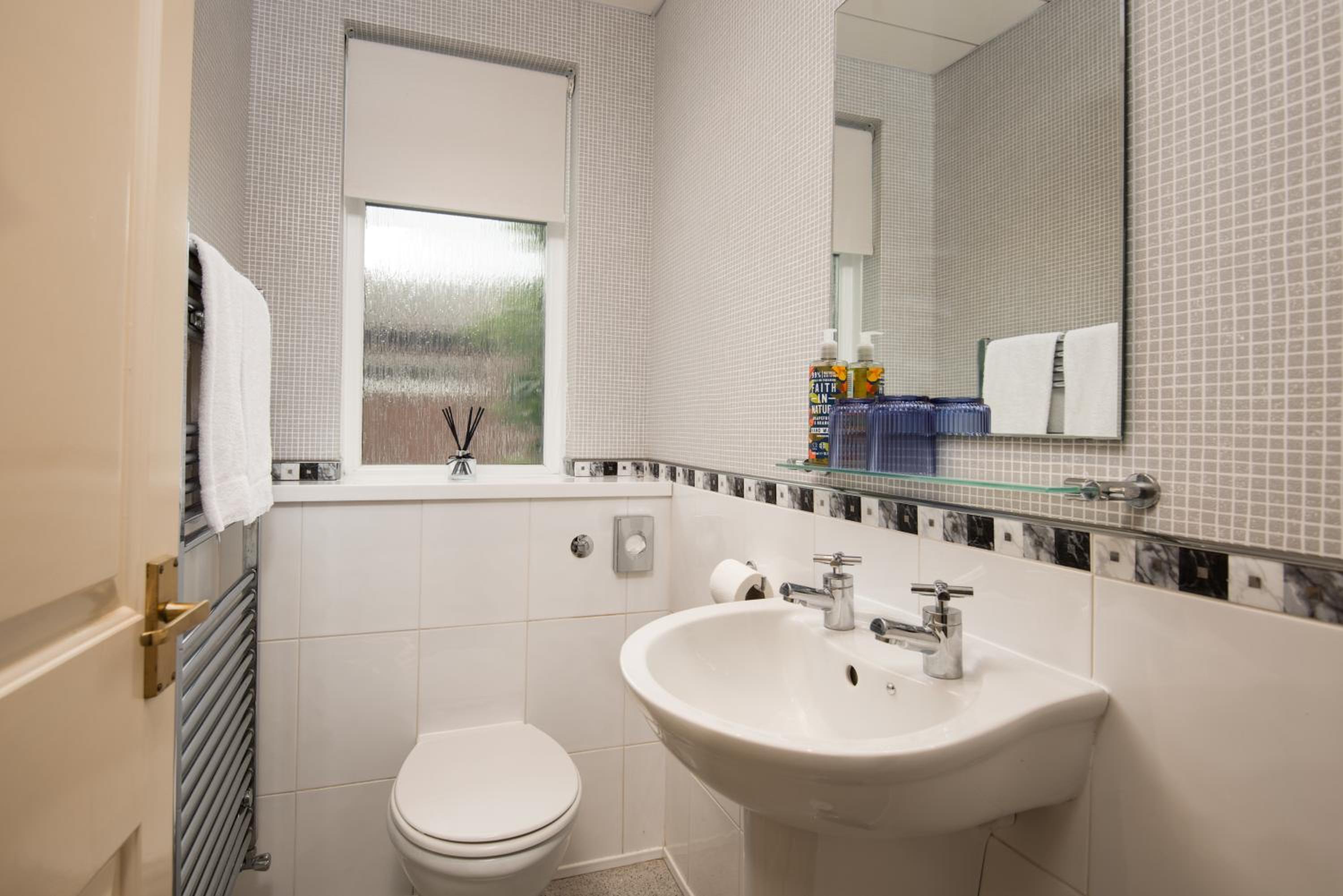Deluxe Double Room with Shower photo 2