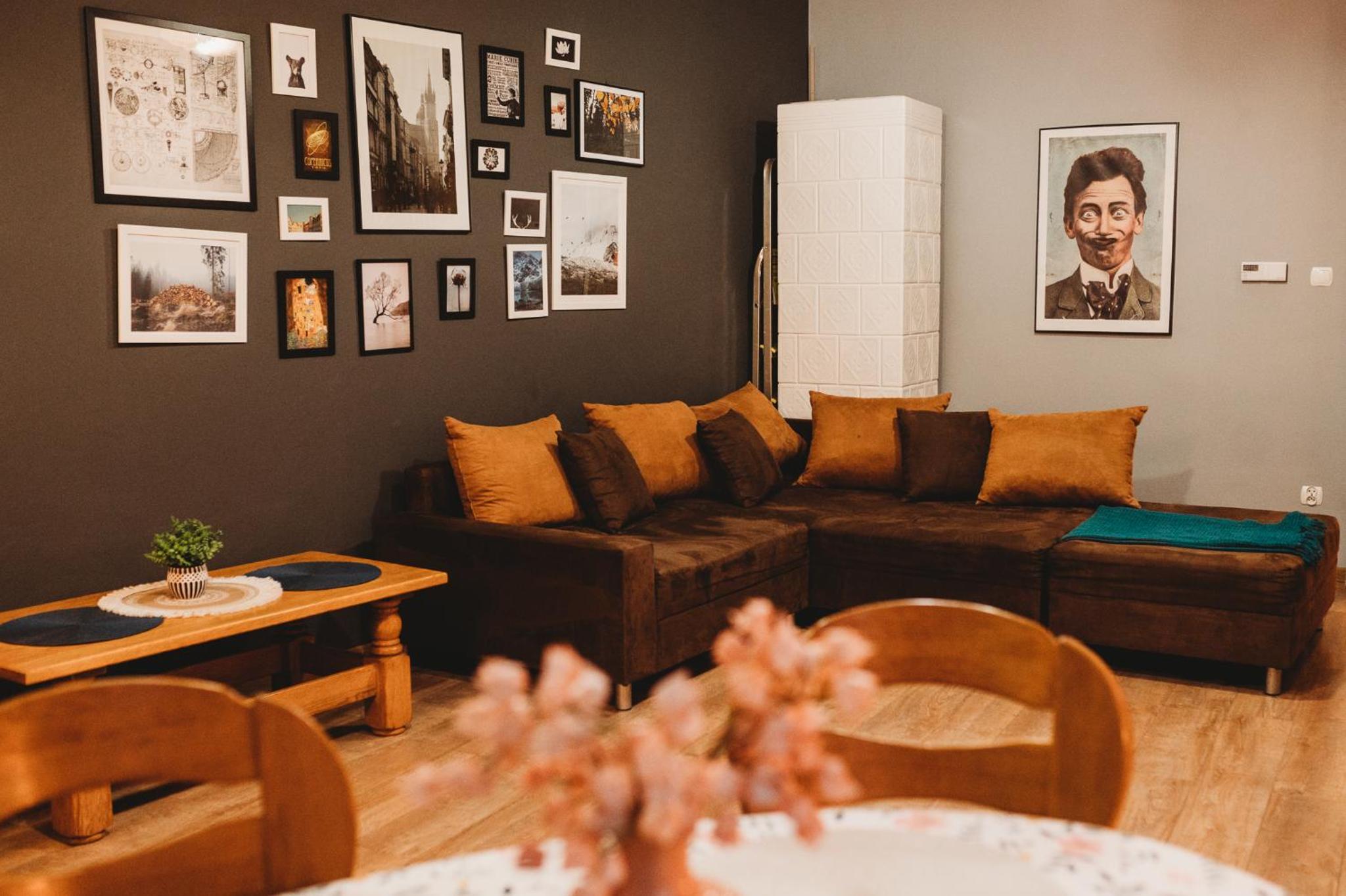 One-Bedroom Apartment - Photo 4