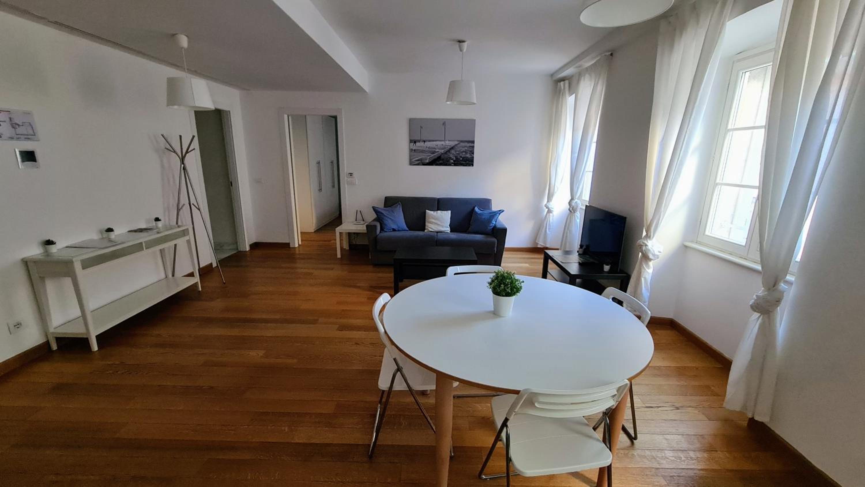 One-Bedroom Apartment - Photo 4