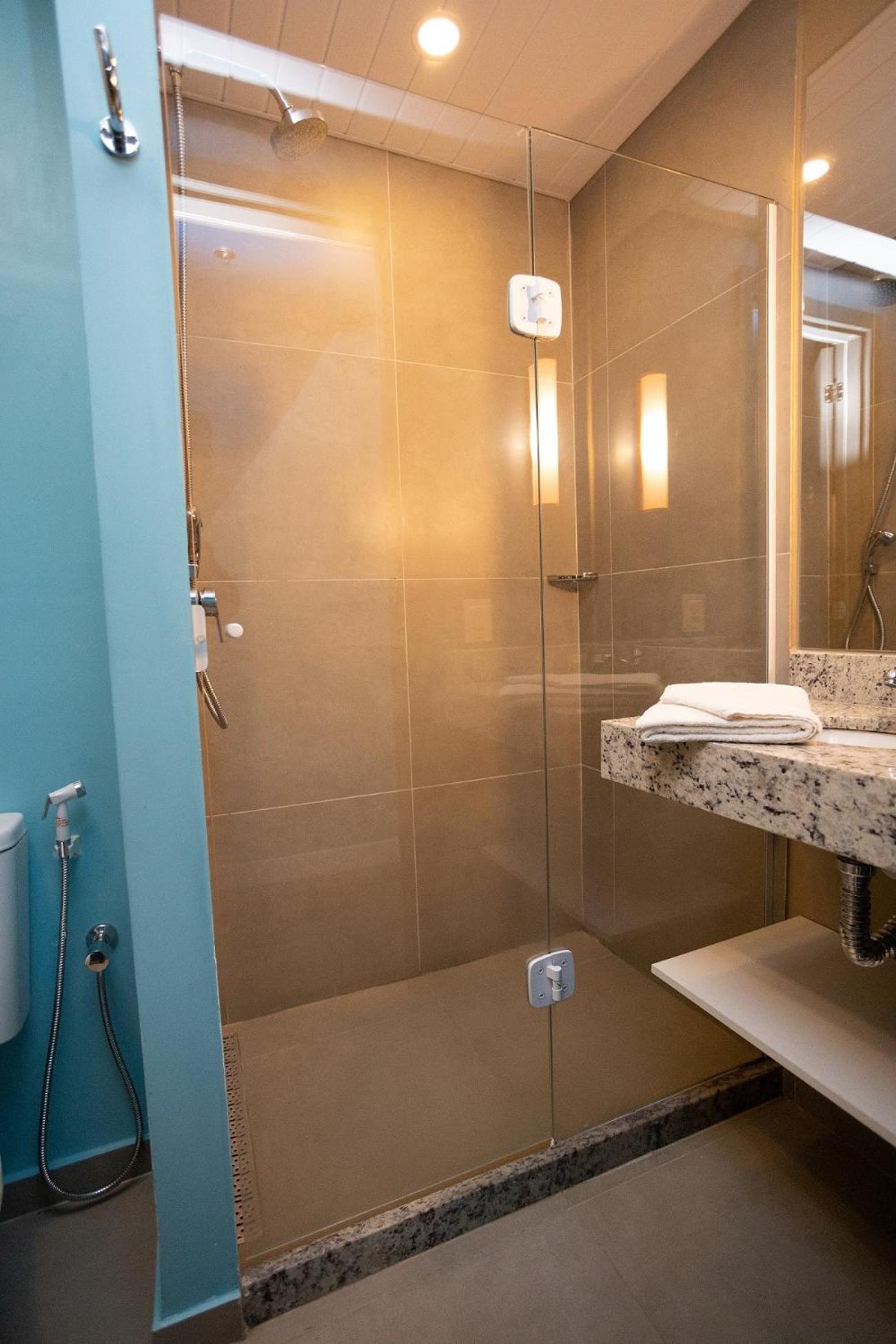 Standard Double Room - Photo 8